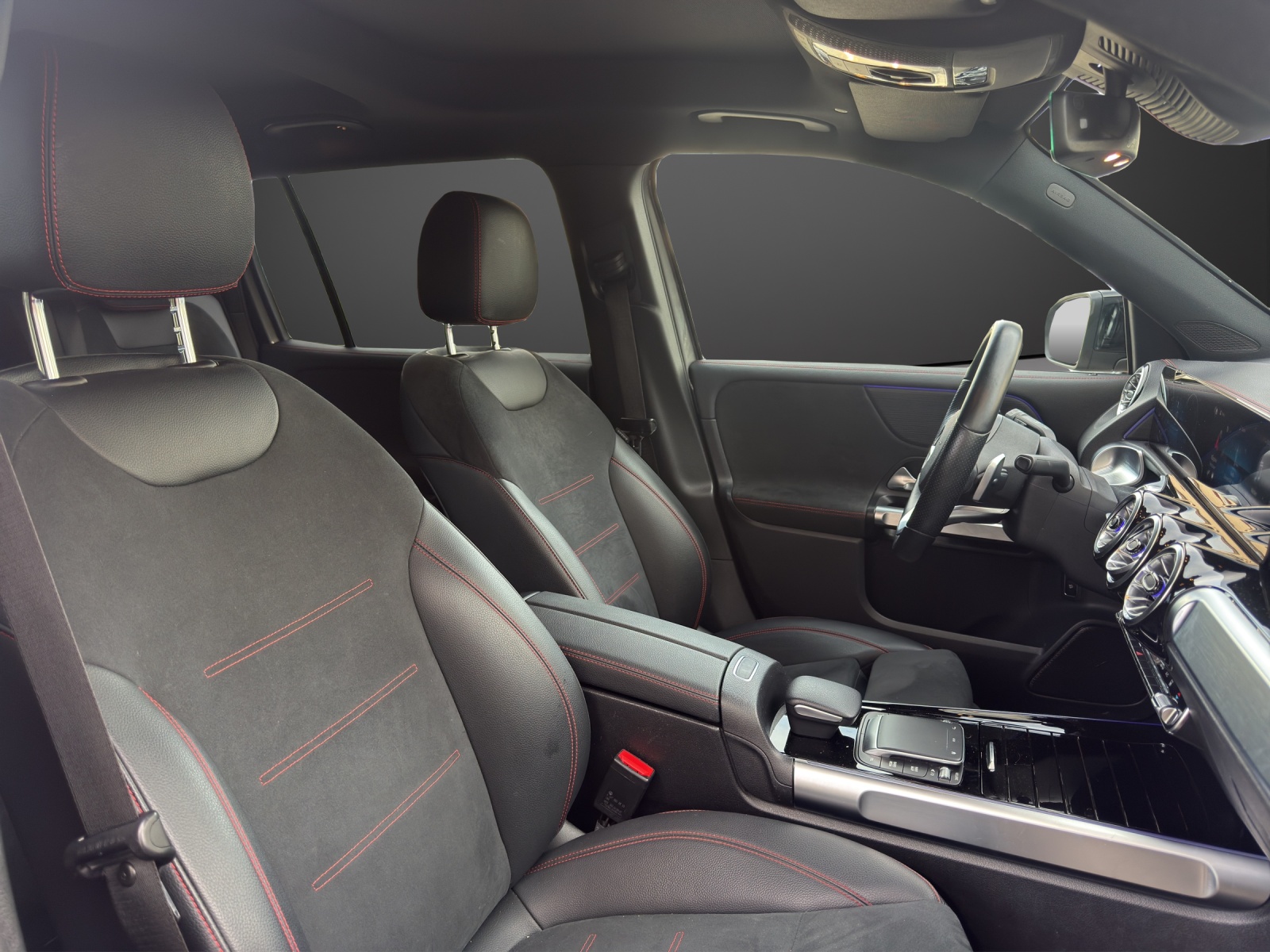 MERCEDES-BENZ EQB 300 AMG Line 4Matic-image-11