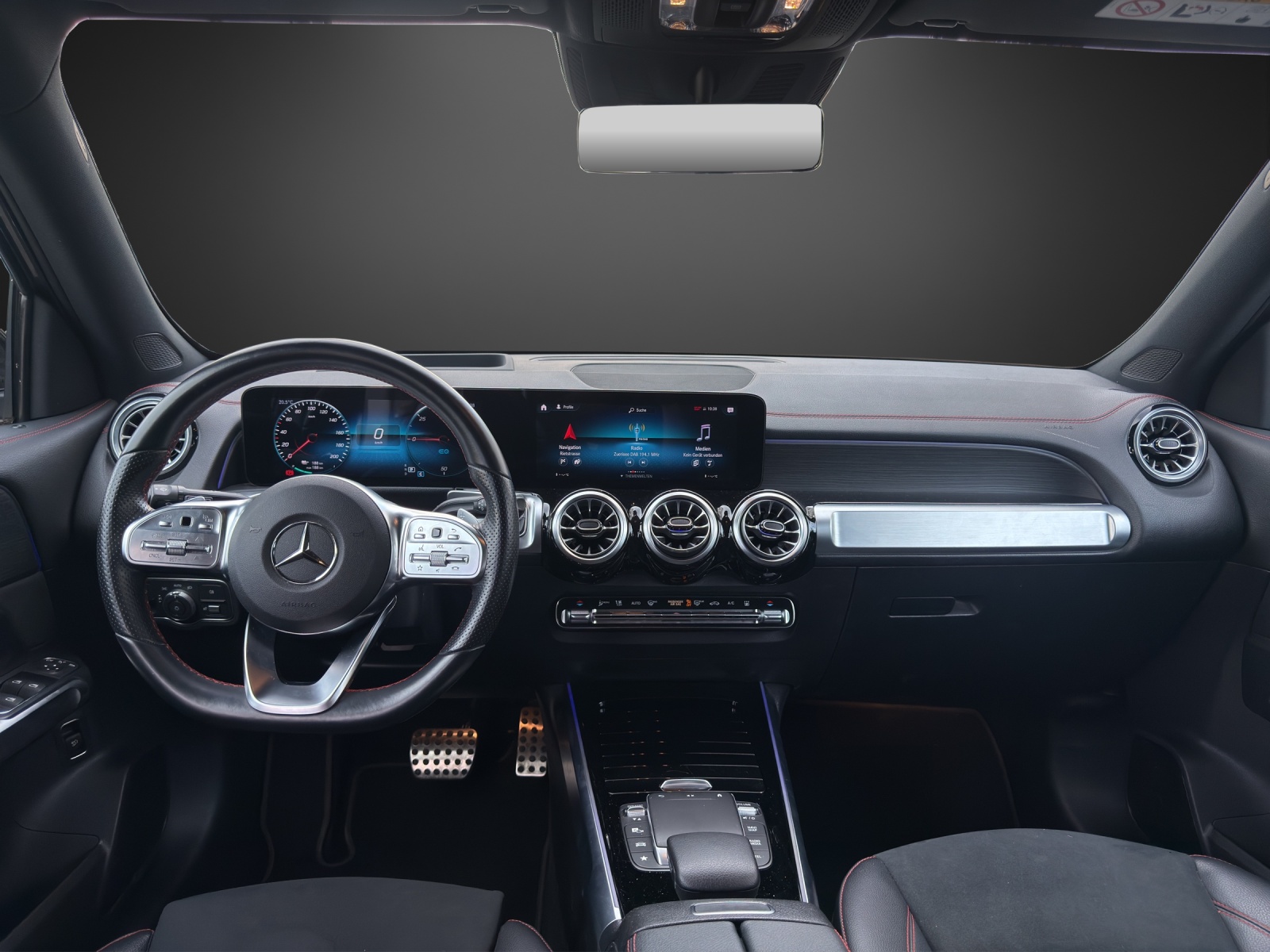 MERCEDES-BENZ EQB 300 AMG Line 4Matic-image-10