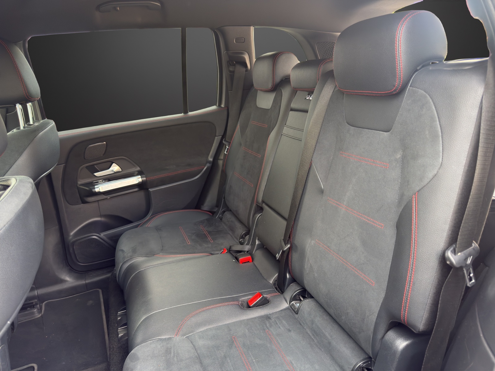 MERCEDES-BENZ EQB 300 AMG Line 4Matic-image-13