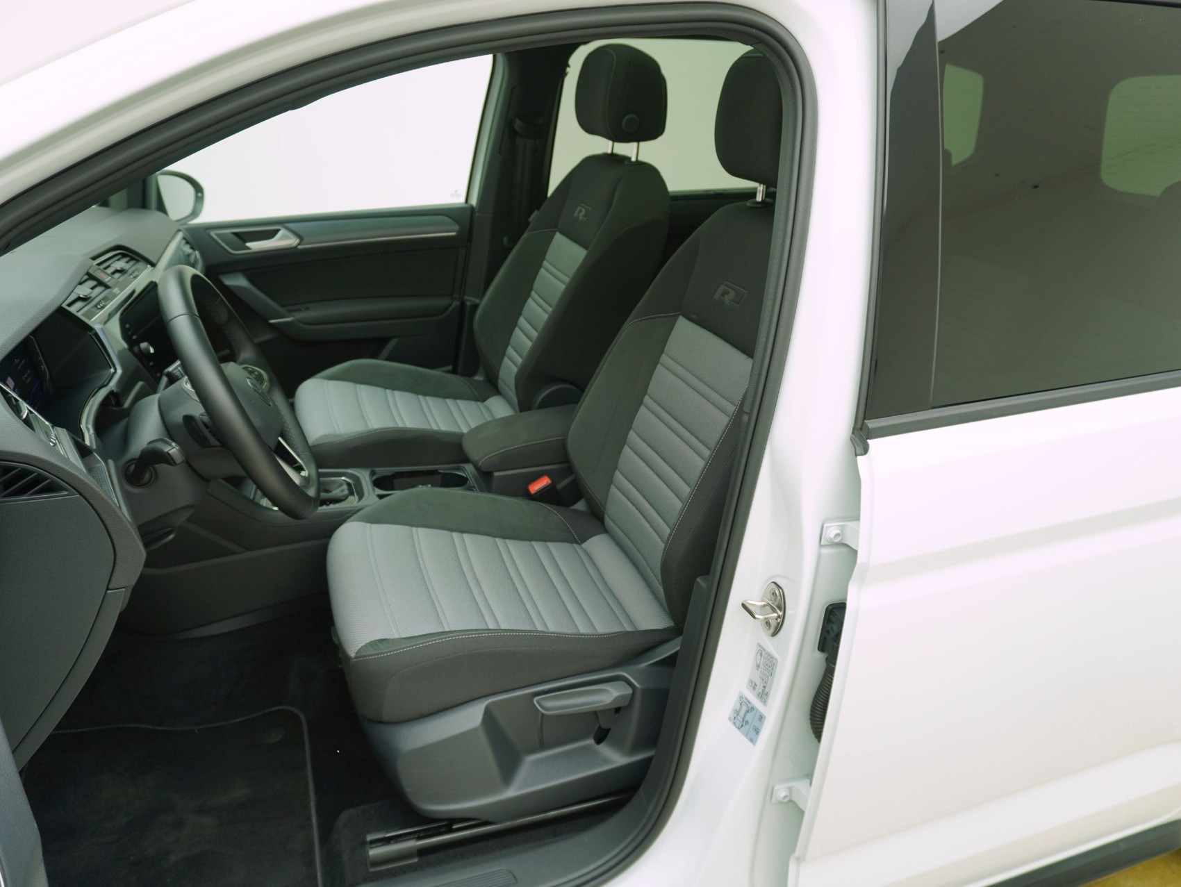 VW Touran 1.5 TSI DSG R-Line Black Style **VW Werksgarantie bis 12/2030**-image-9