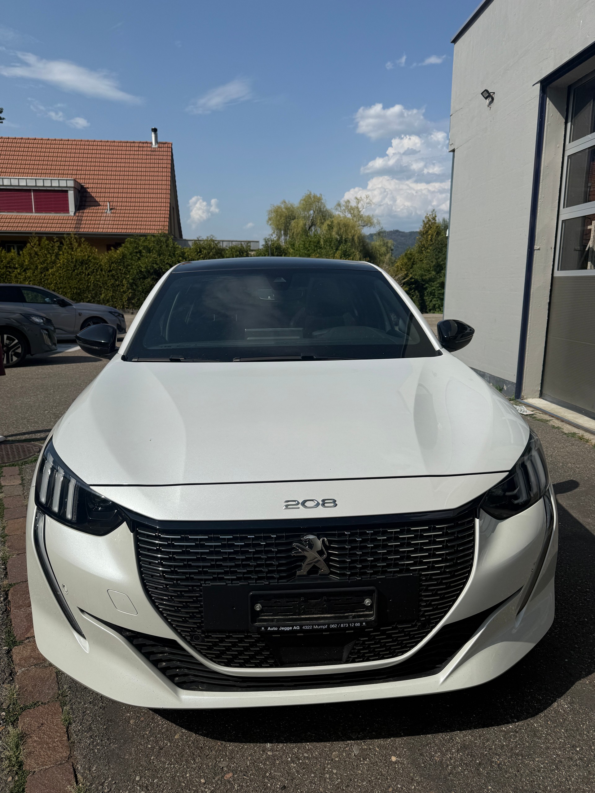 PEUGEOT 208 1.2 PureTech GT Pack EAT8-image-6
