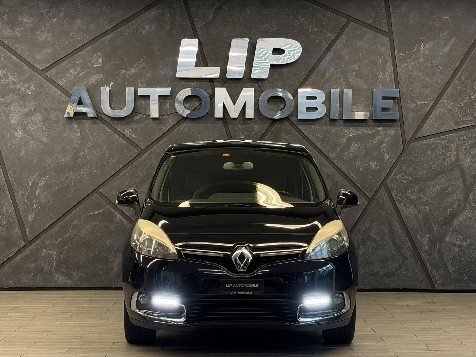 RENAULT Scénic 1.2 16V Turbo Energy-image-1