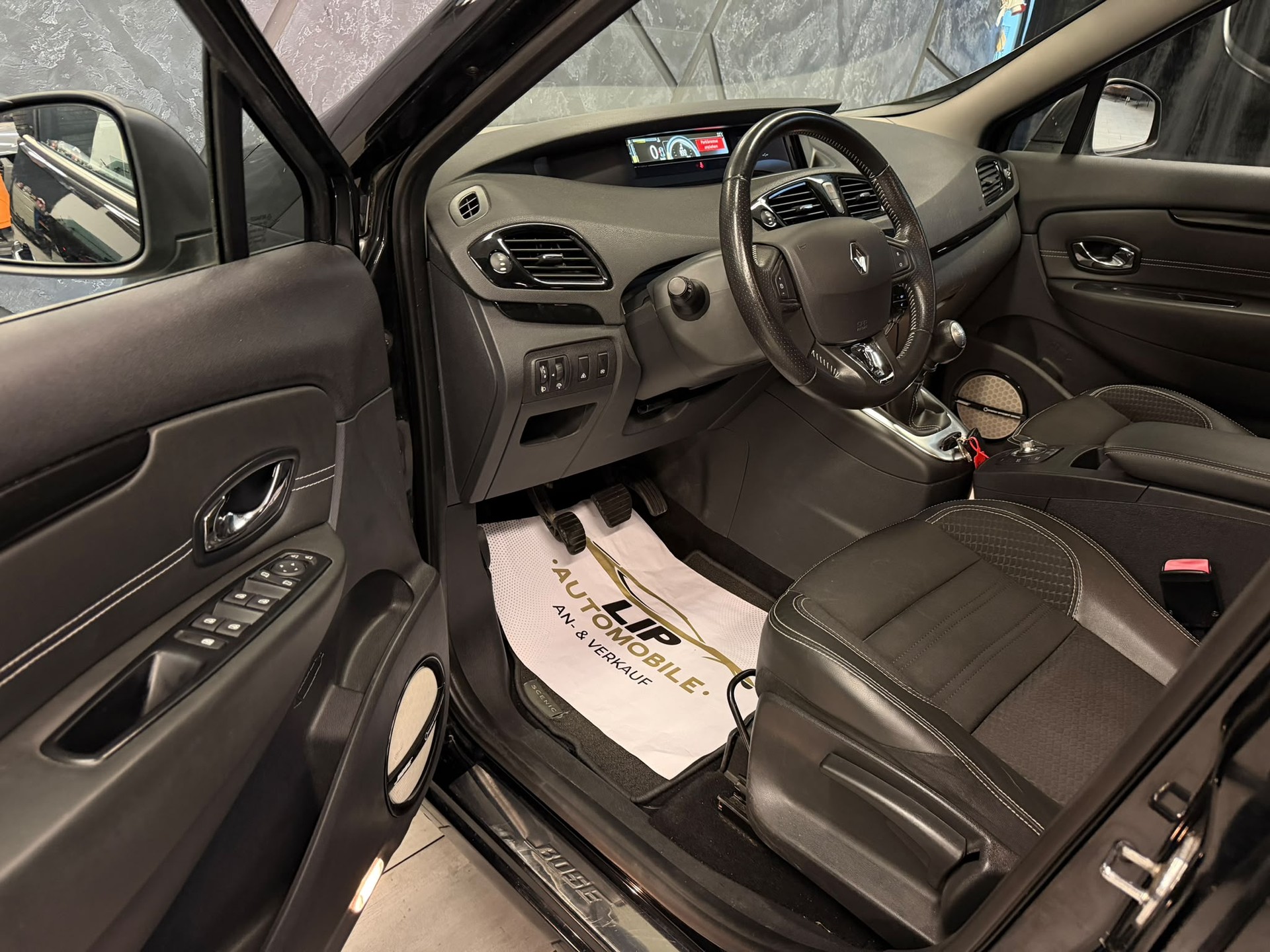 RENAULT Scénic 1.2 16V Turbo Energy-image-11