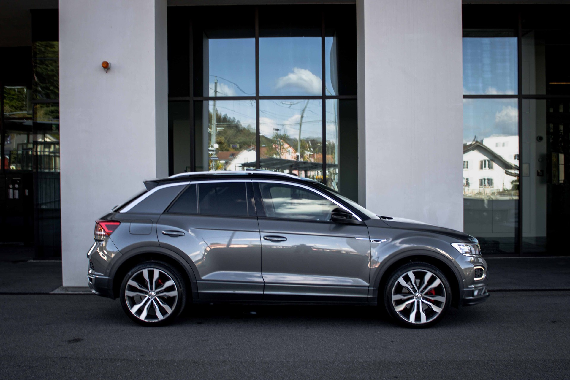 VW T-Roc 1.5 TSI EVO Sport R Line DSG-image-5