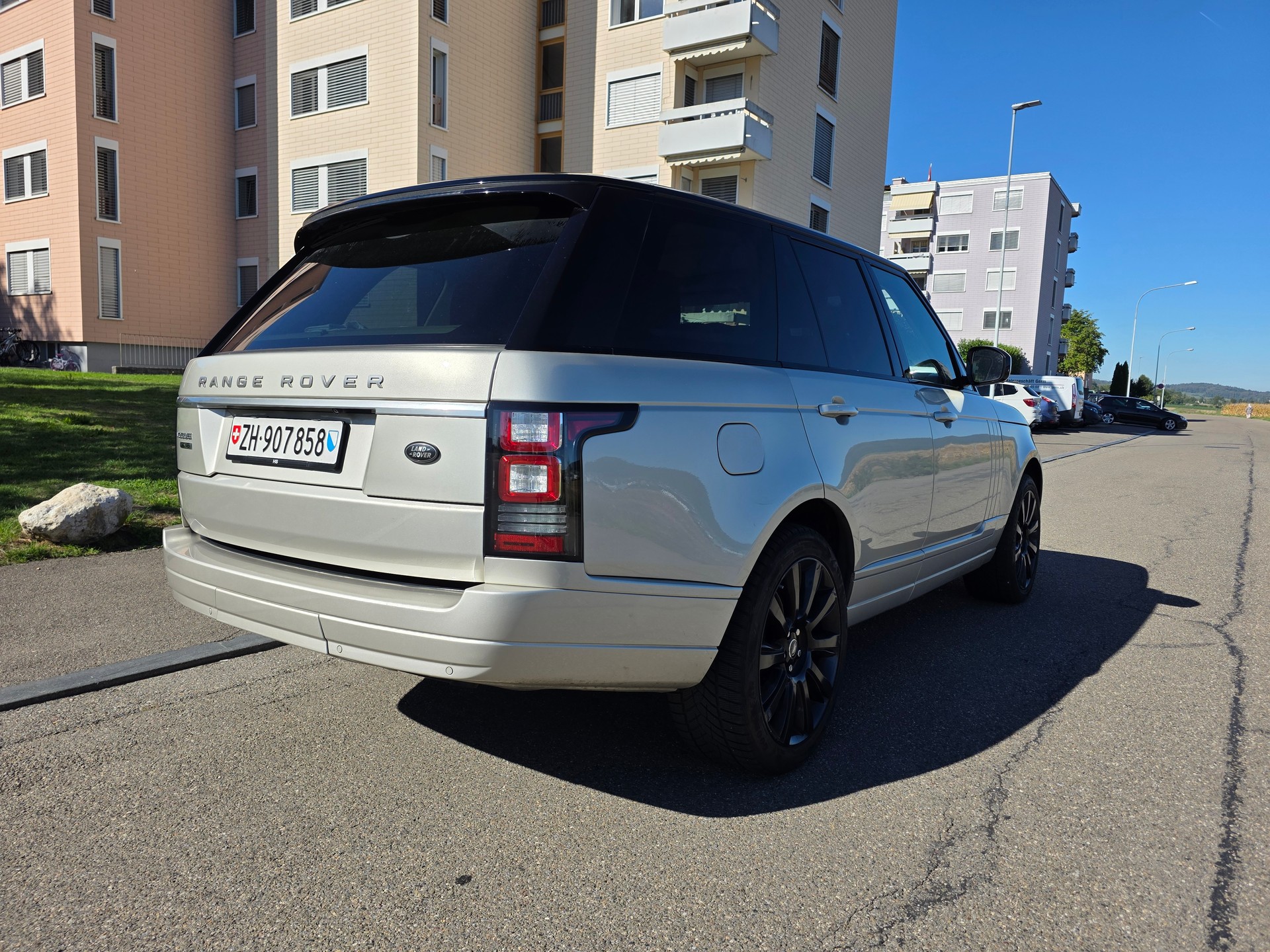 LAND ROVER 4.4 SDV8 Vogue-image-2