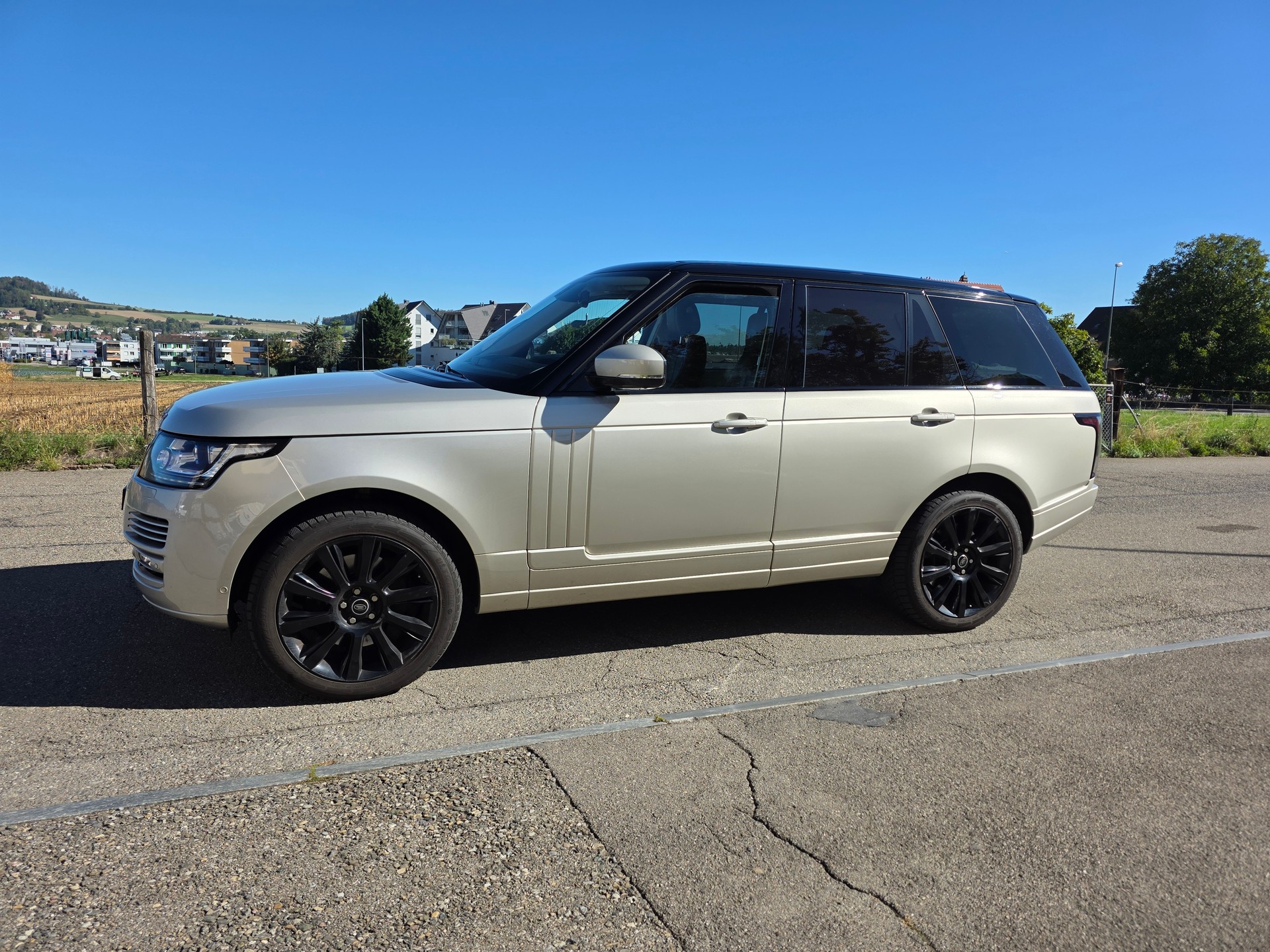 LAND ROVER 4.4 SDV8 Vogue-image-1