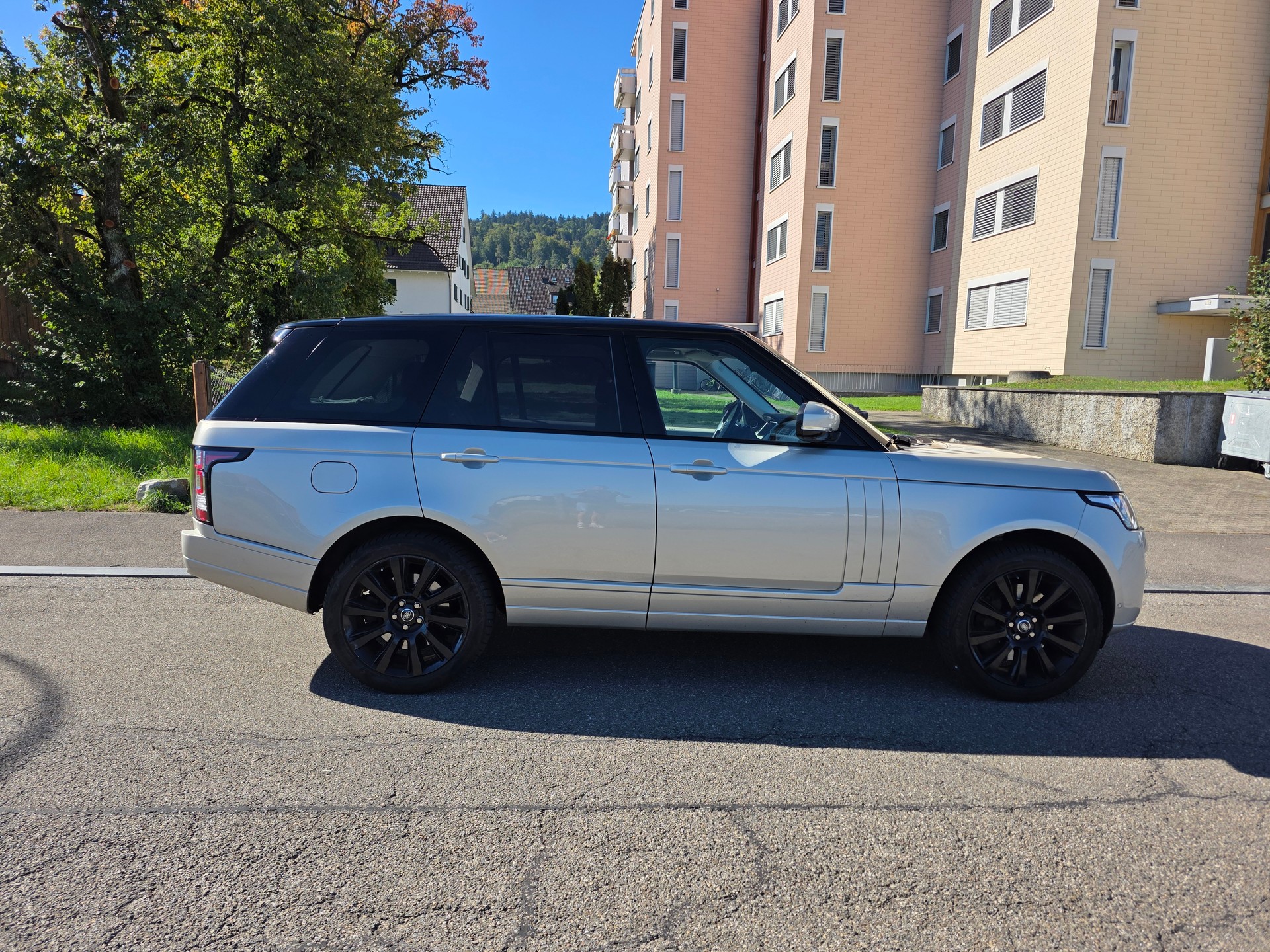 LAND ROVER 4.4 SDV8 Vogue-image-3