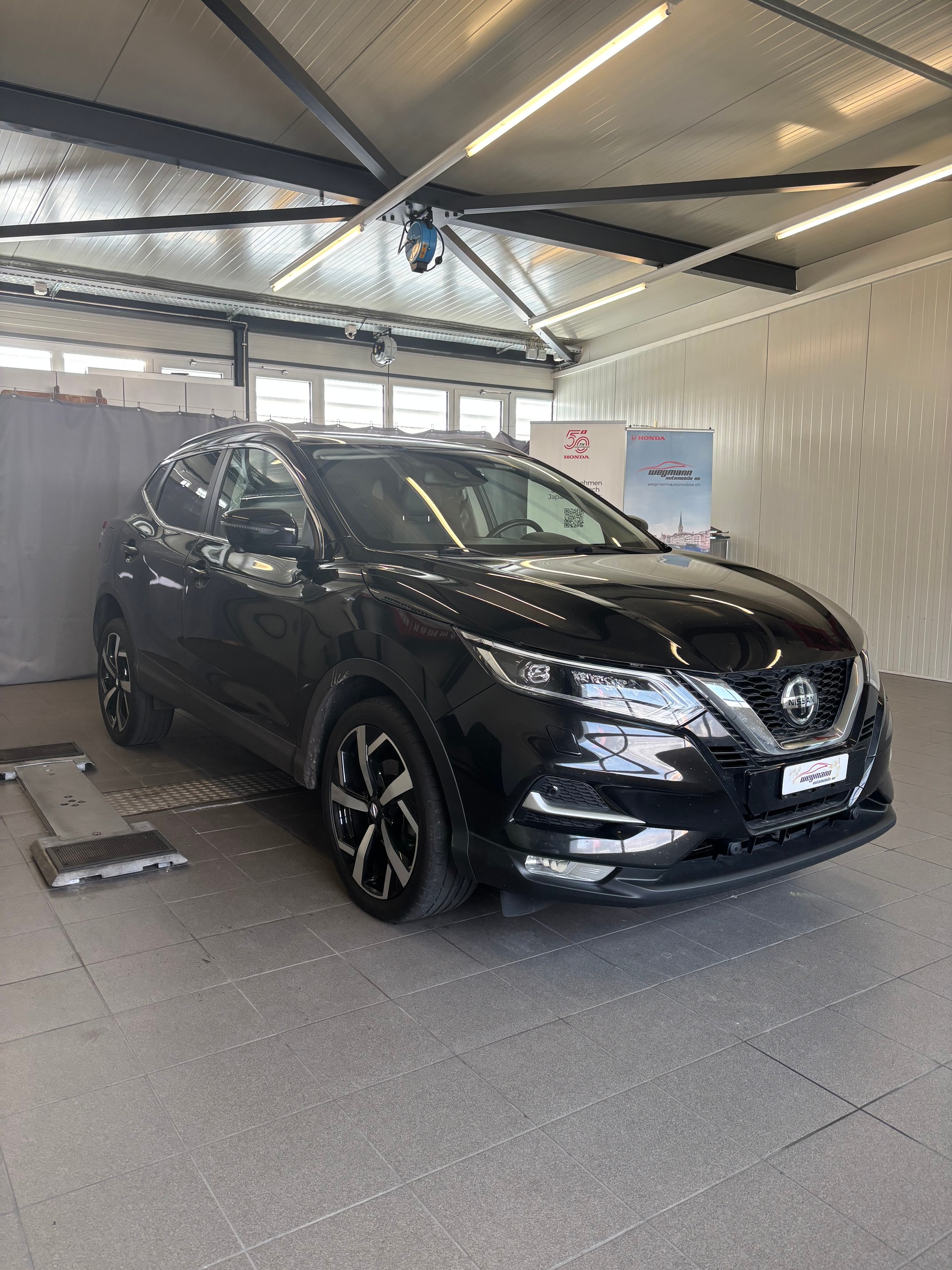 NISSAN Qashqai 1.7 dCi tekna+ Xtronic ALL-MODE 4x4-image-2