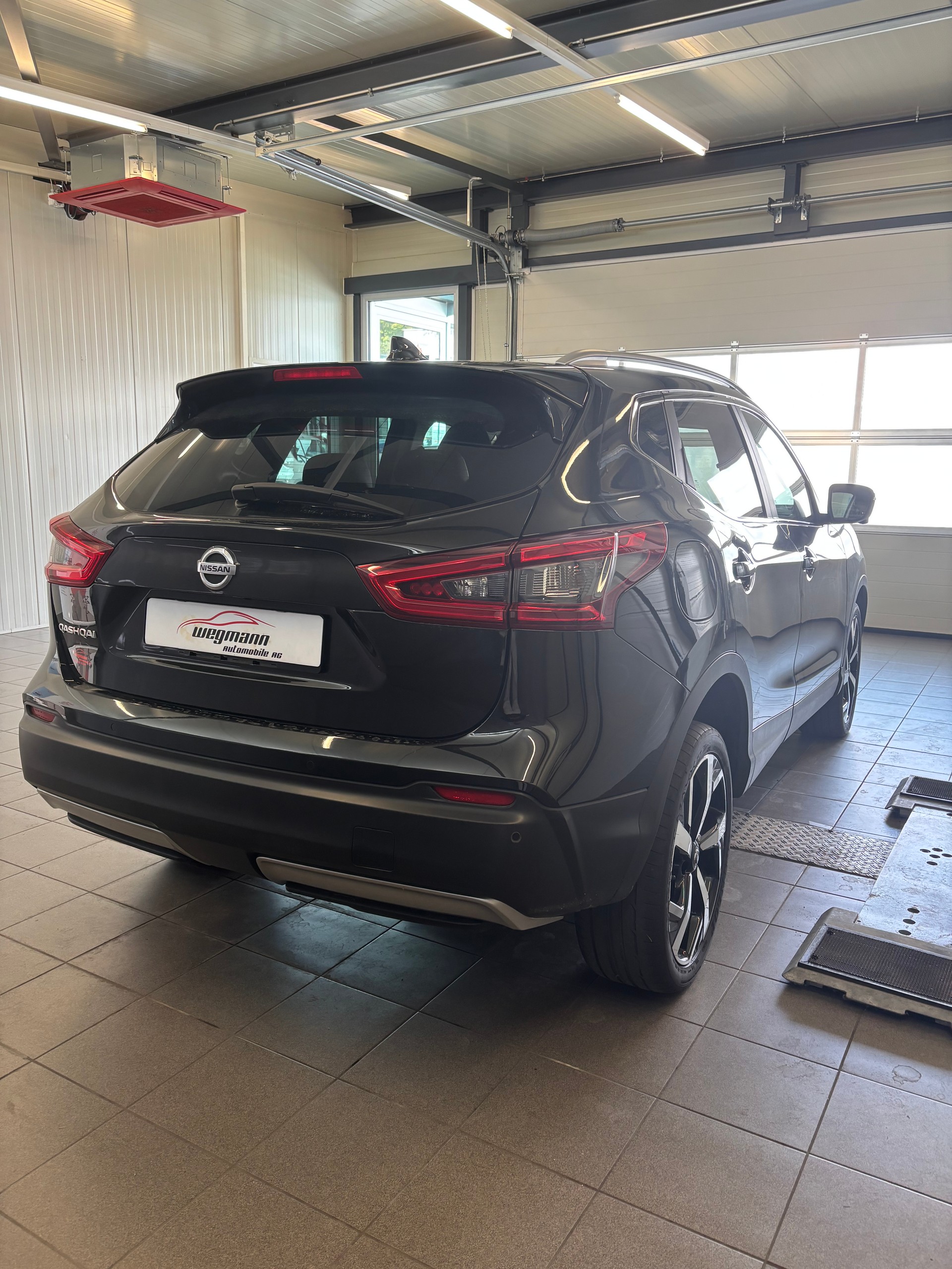 NISSAN Qashqai 1.7 dCi tekna+ Xtronic ALL-MODE 4x4-image-3