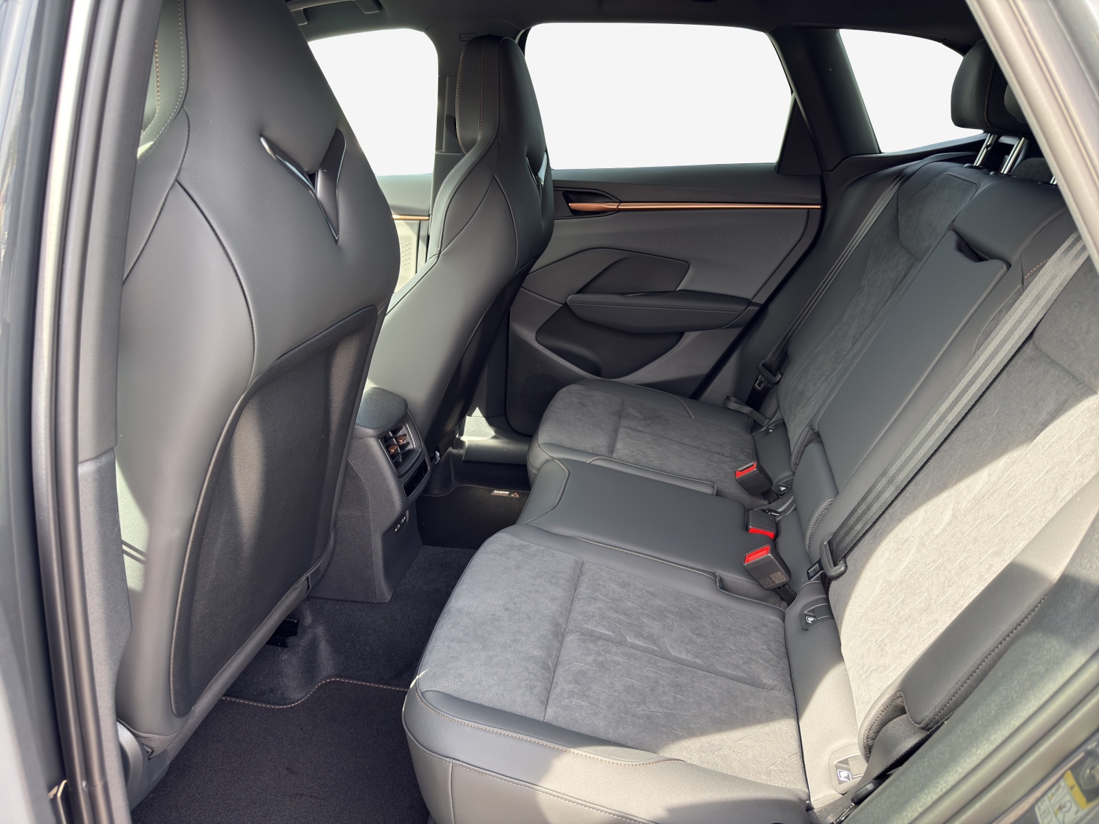 CUPRA Terramar 1.5 eHybrid DSG-image-11