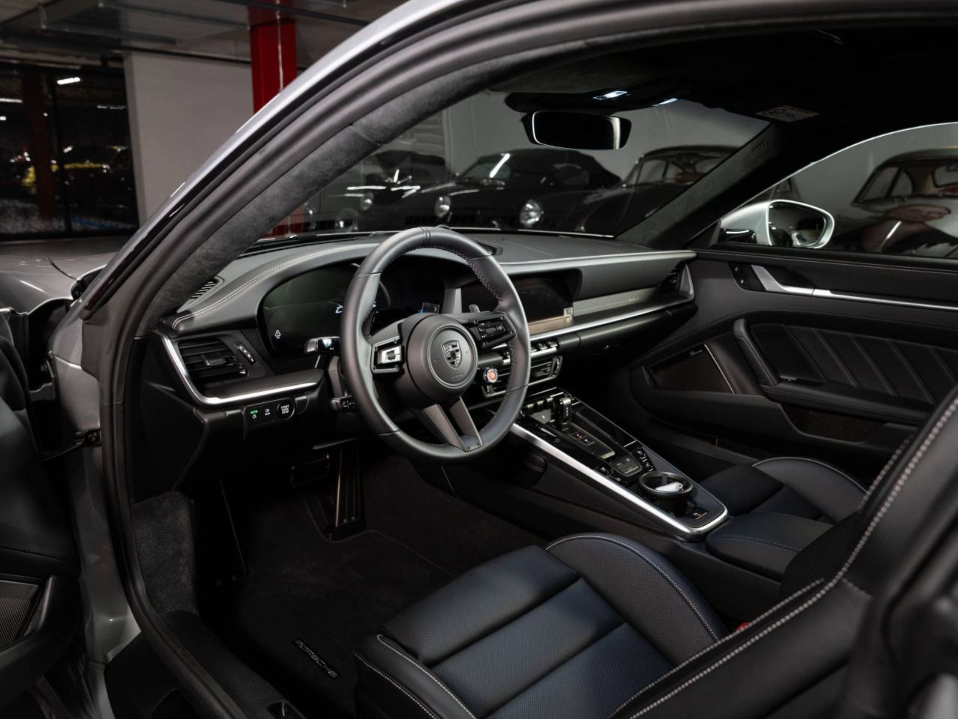 PORSCHE 911 Turbo S-image-3
