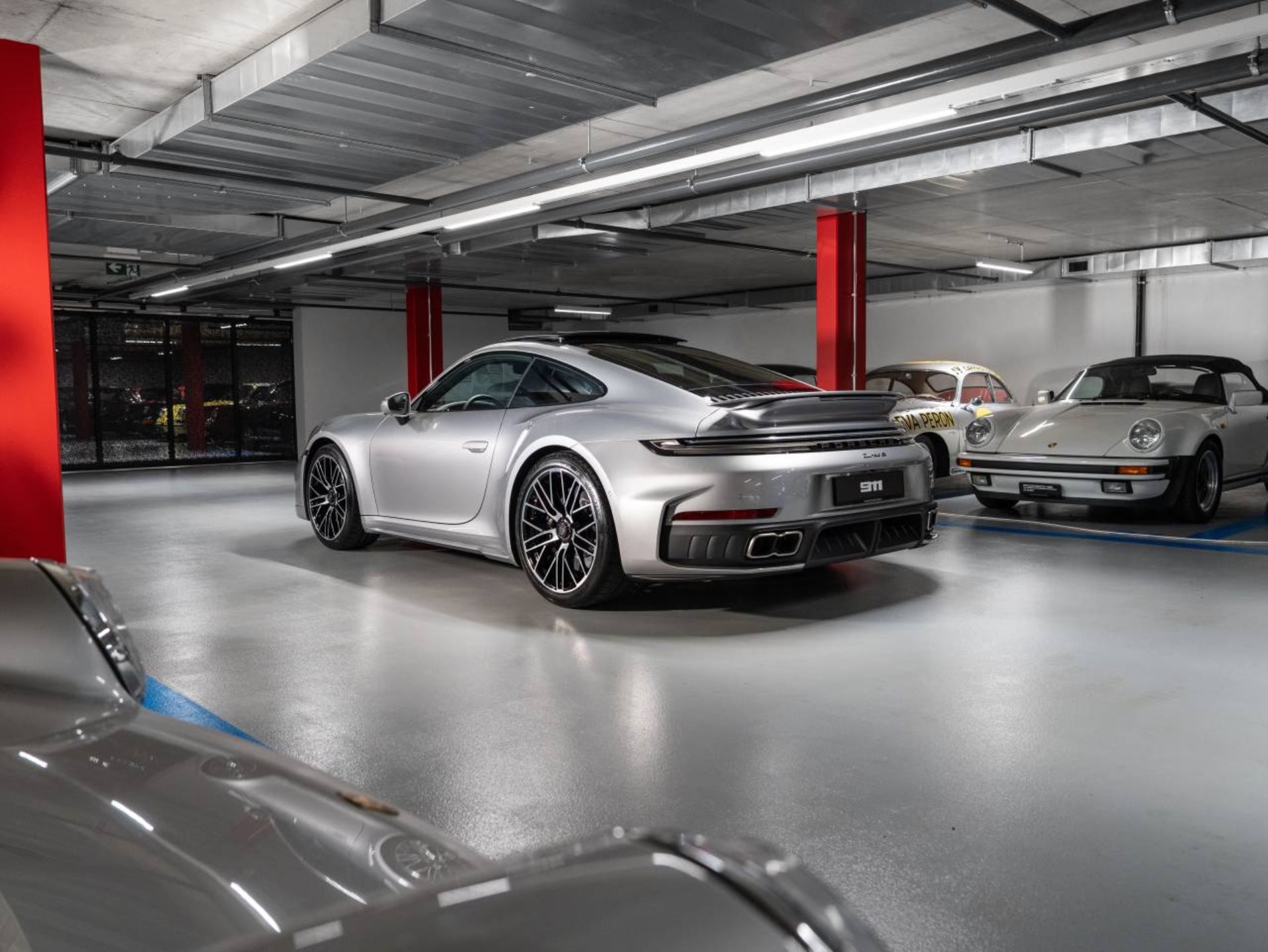 PORSCHE 911 Turbo S-image-1