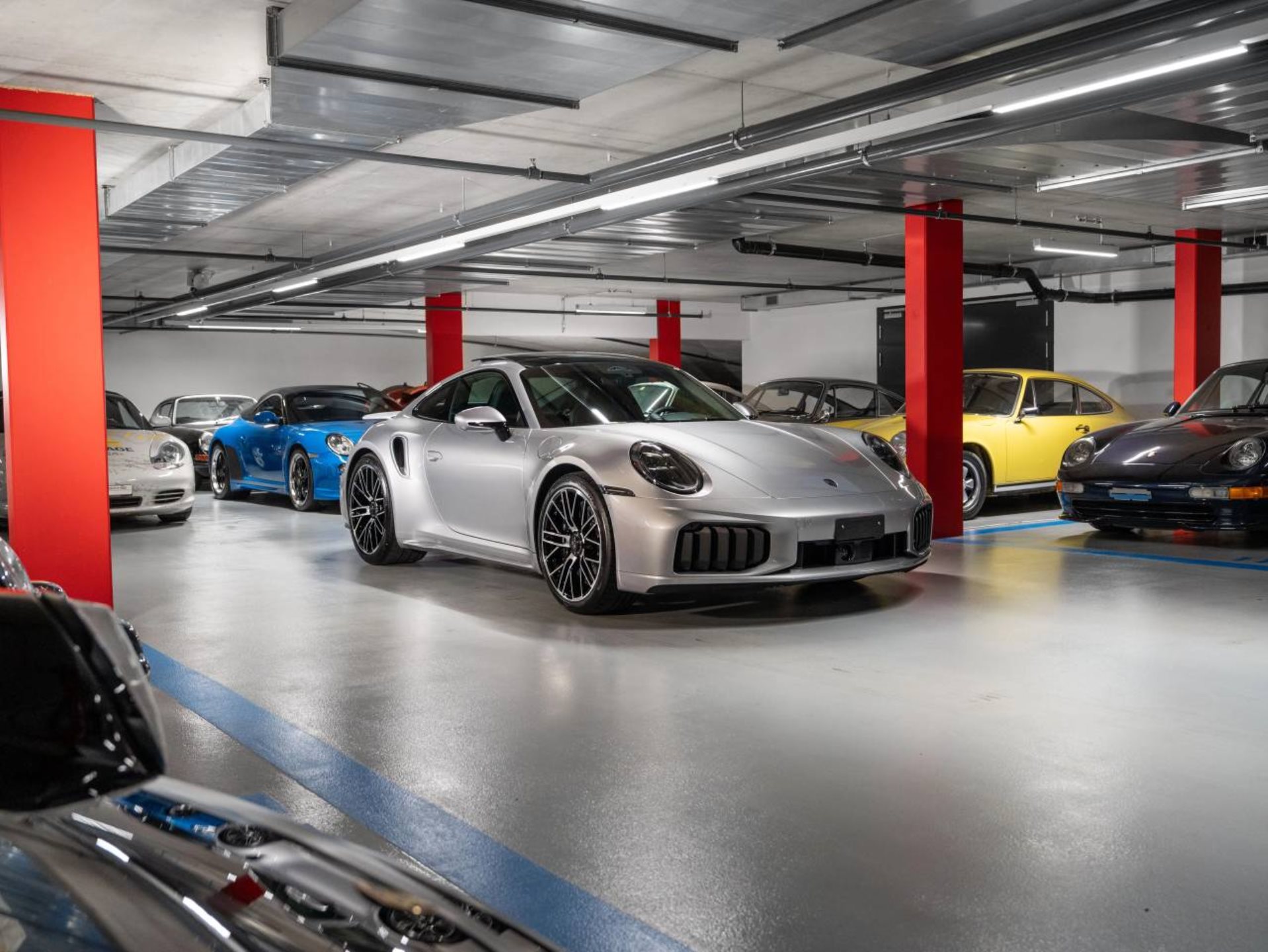 PORSCHE 911 Turbo S-image-2