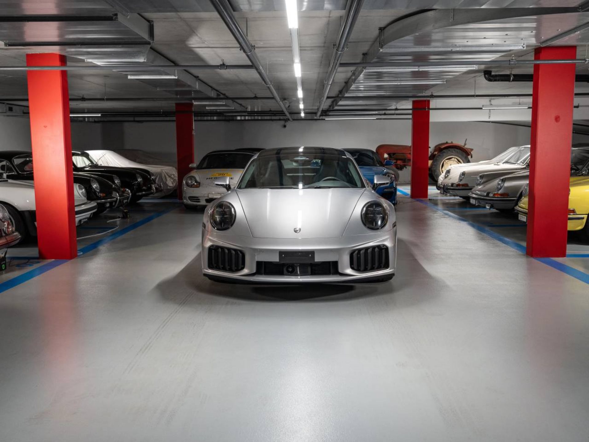 PORSCHE 911 Turbo S-image-6