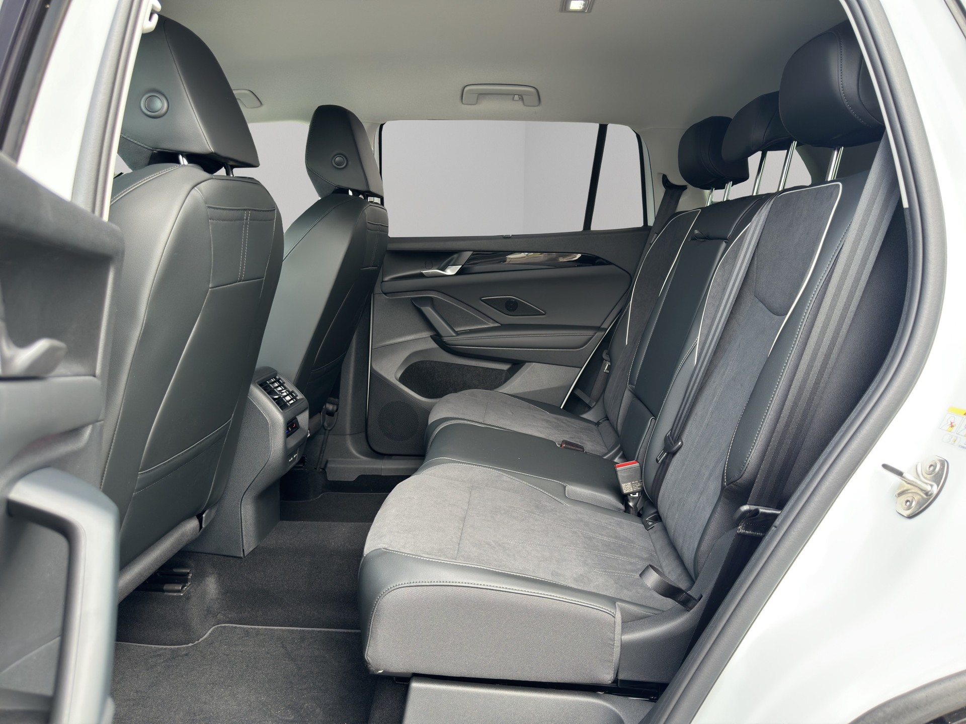 VW Tayron 2.0 TDI SCR Elegance 4Motion DSG-image-10