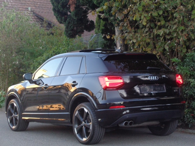 AUDI Q2 2.0 TFSI sport quattro S-tronic-image-2