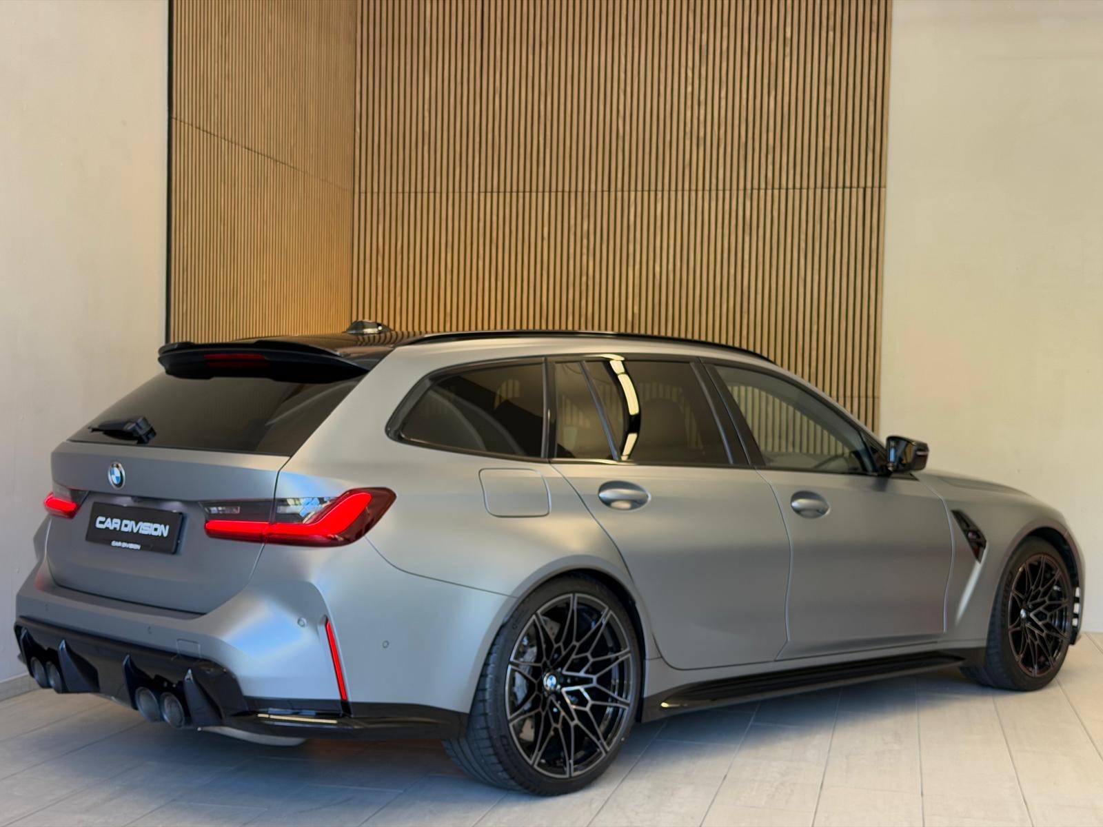 BMW M3 Touring Competition M xDrive INDIVIDUAL FROZEN PURE GREY-image-5