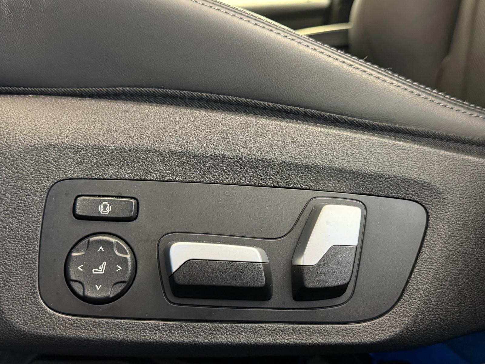 BMW M3 Touring Competition M xDrive INDIVIDUAL FROZEN PURE GREY-image-27