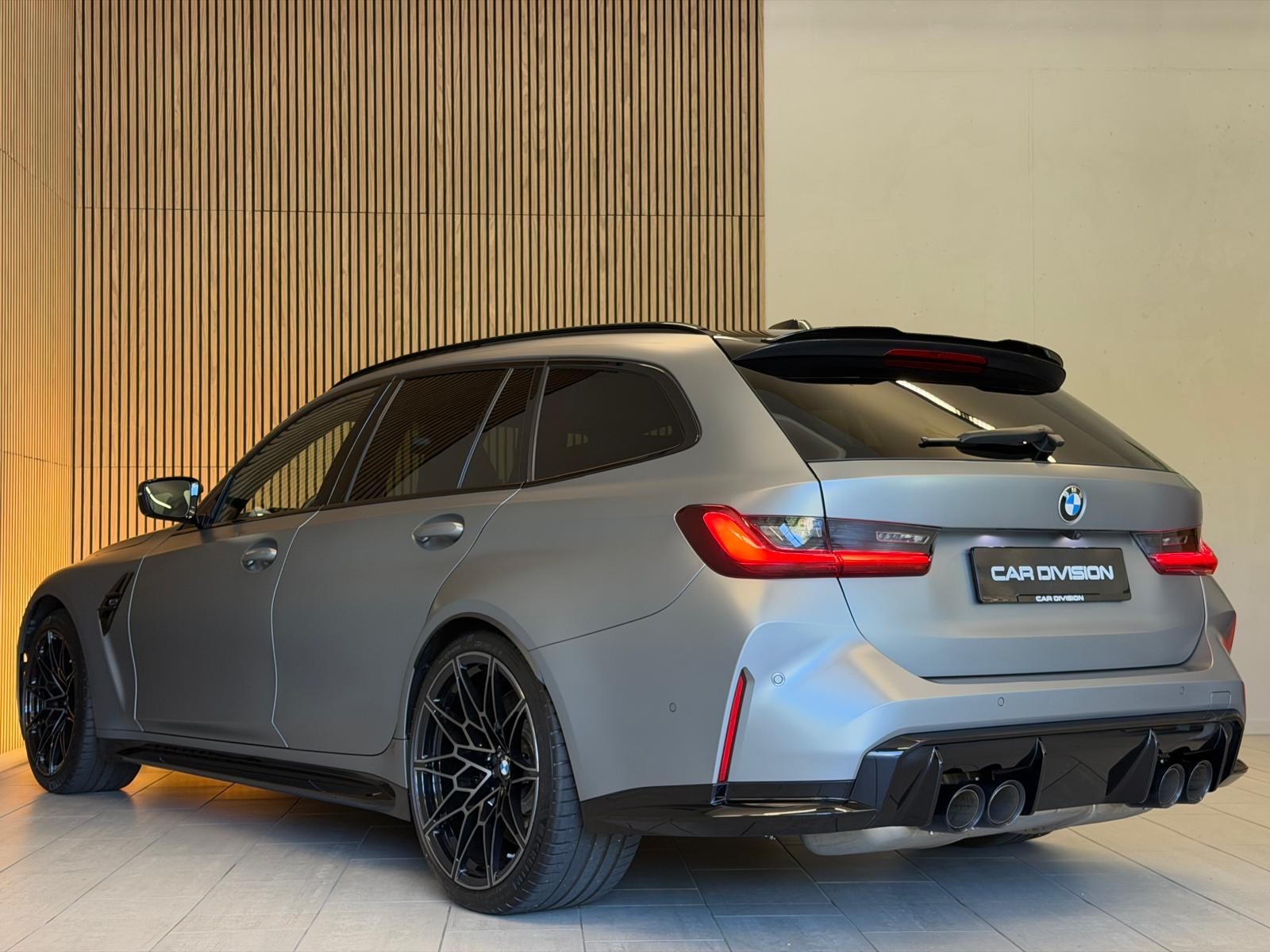 BMW M3 Touring Competition M xDrive INDIVIDUAL FROZEN PURE GREY-image-10