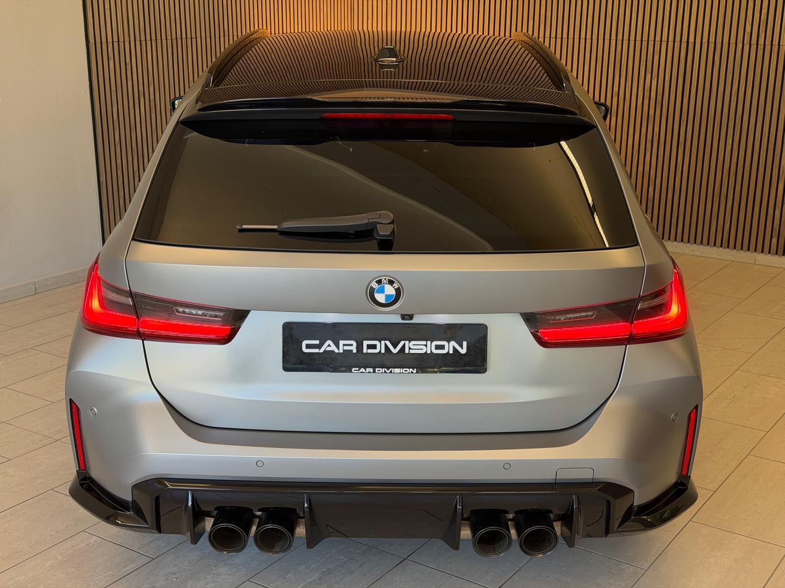 BMW M3 Touring Competition M xDrive INDIVIDUAL FROZEN PURE GREY-image-6