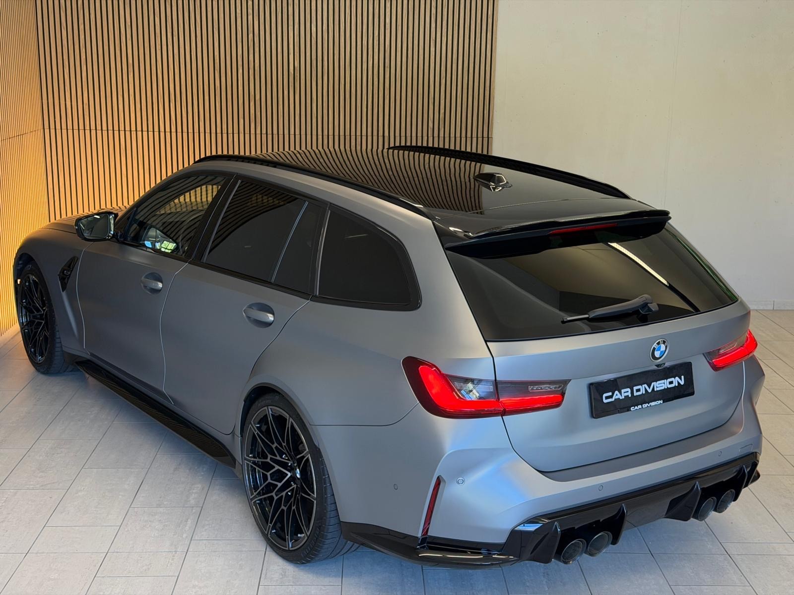 BMW M3 Touring Competition M xDrive INDIVIDUAL FROZEN PURE GREY-image-8