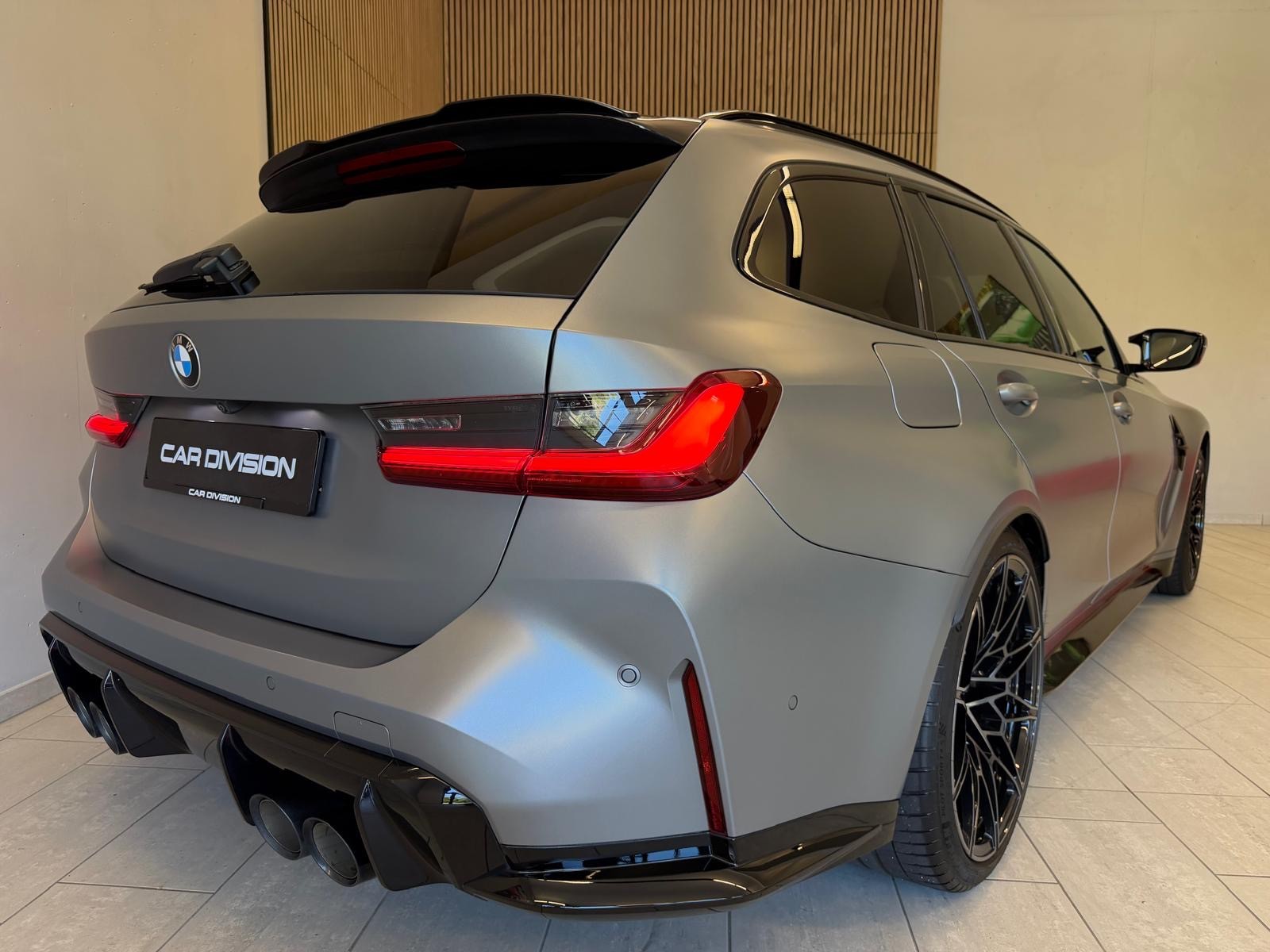 BMW M3 Touring Competition M xDrive INDIVIDUAL FROZEN PURE GREY-image-7