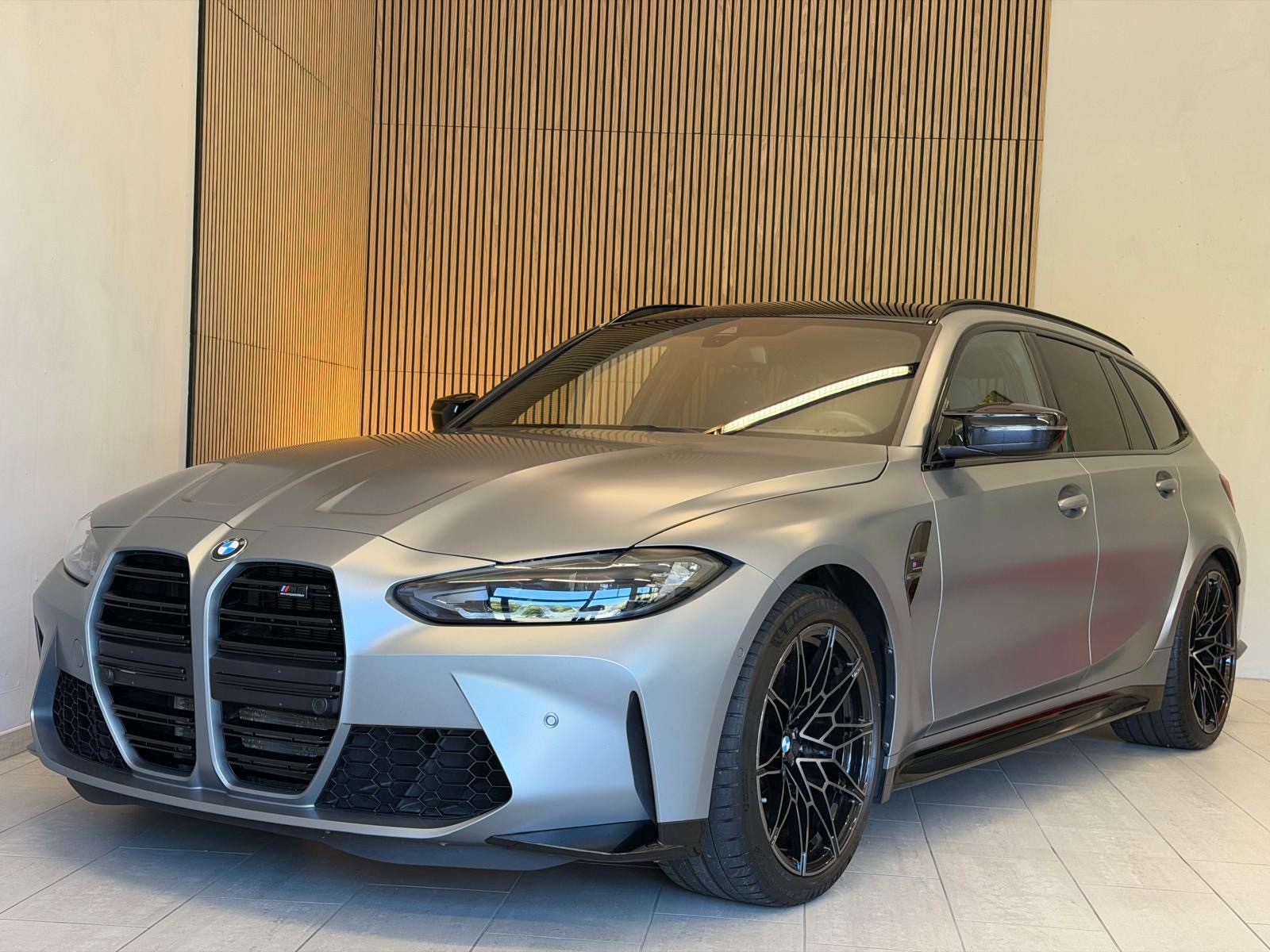 BMW M3 Touring Competition M xDrive INDIVIDUAL FROZEN PURE GREY-image-1
