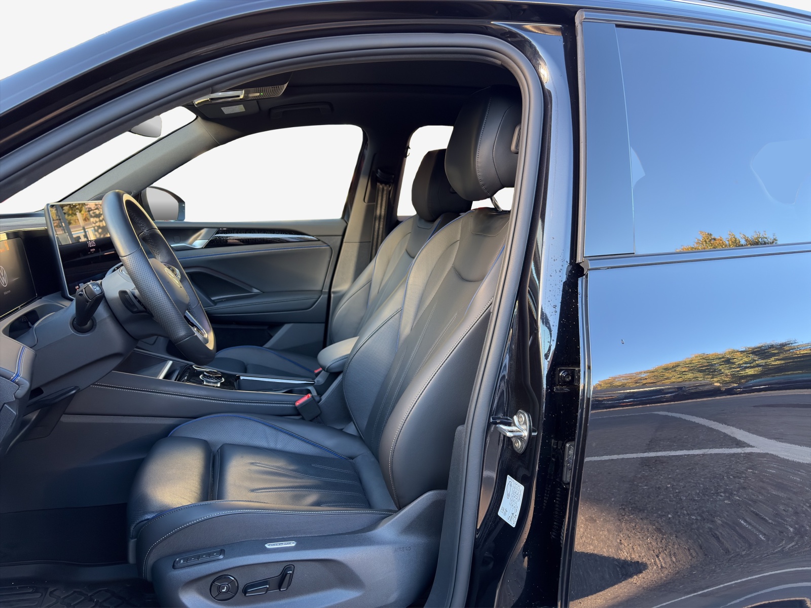 VW Tiguan 2.0 TDI SCR R-Line 4Motion DSG-image-7