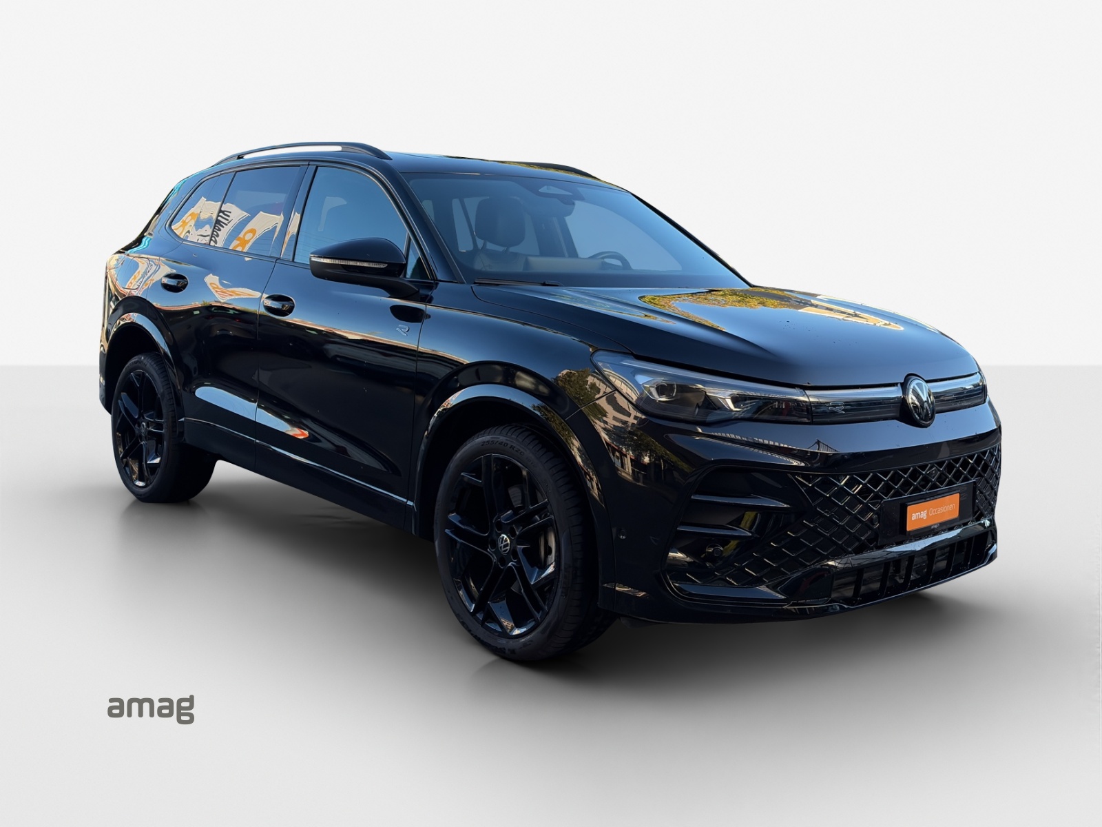 VW Tiguan 2.0 TDI SCR R-Line 4Motion DSG-image-5
