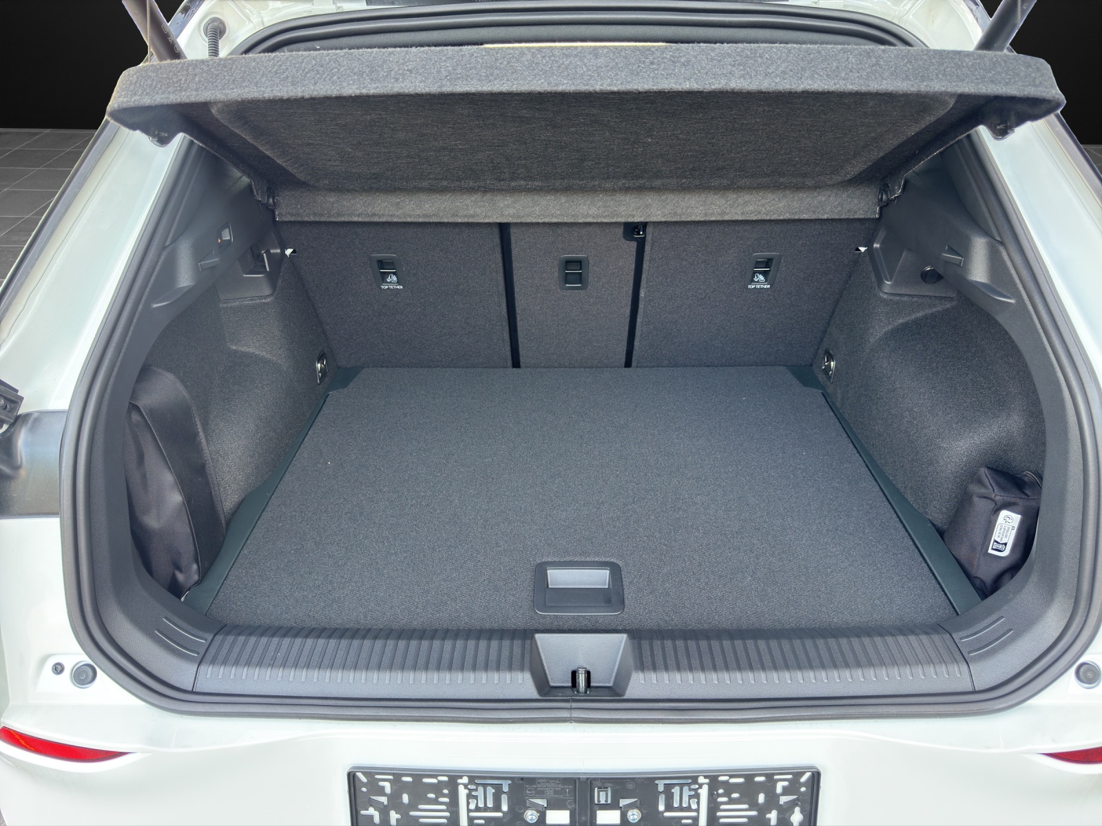 VW T-Roc 1.5 eTSI mHEV R-Line DSG-image-12
