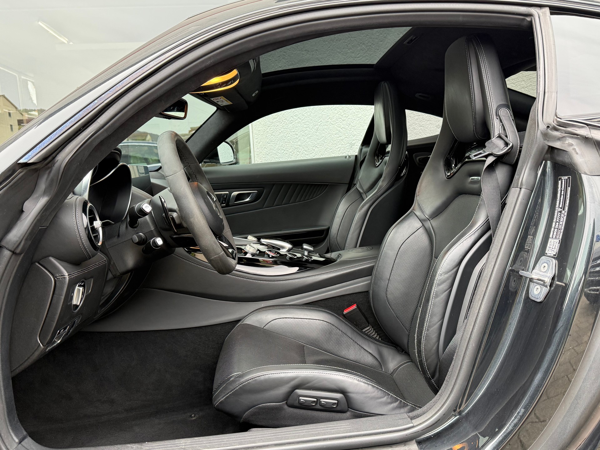 MERCEDES-BENZ AMG GT C Speedshift DCT-image-5