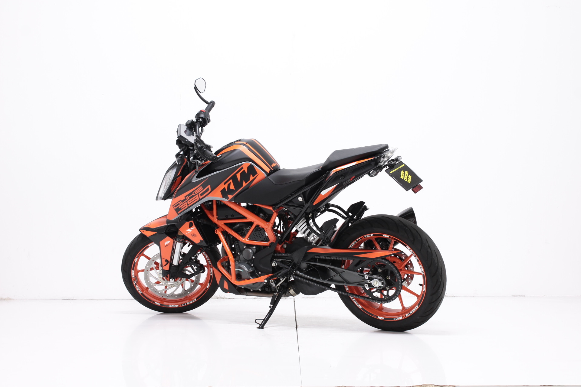 KTM 390 Duke-image-5