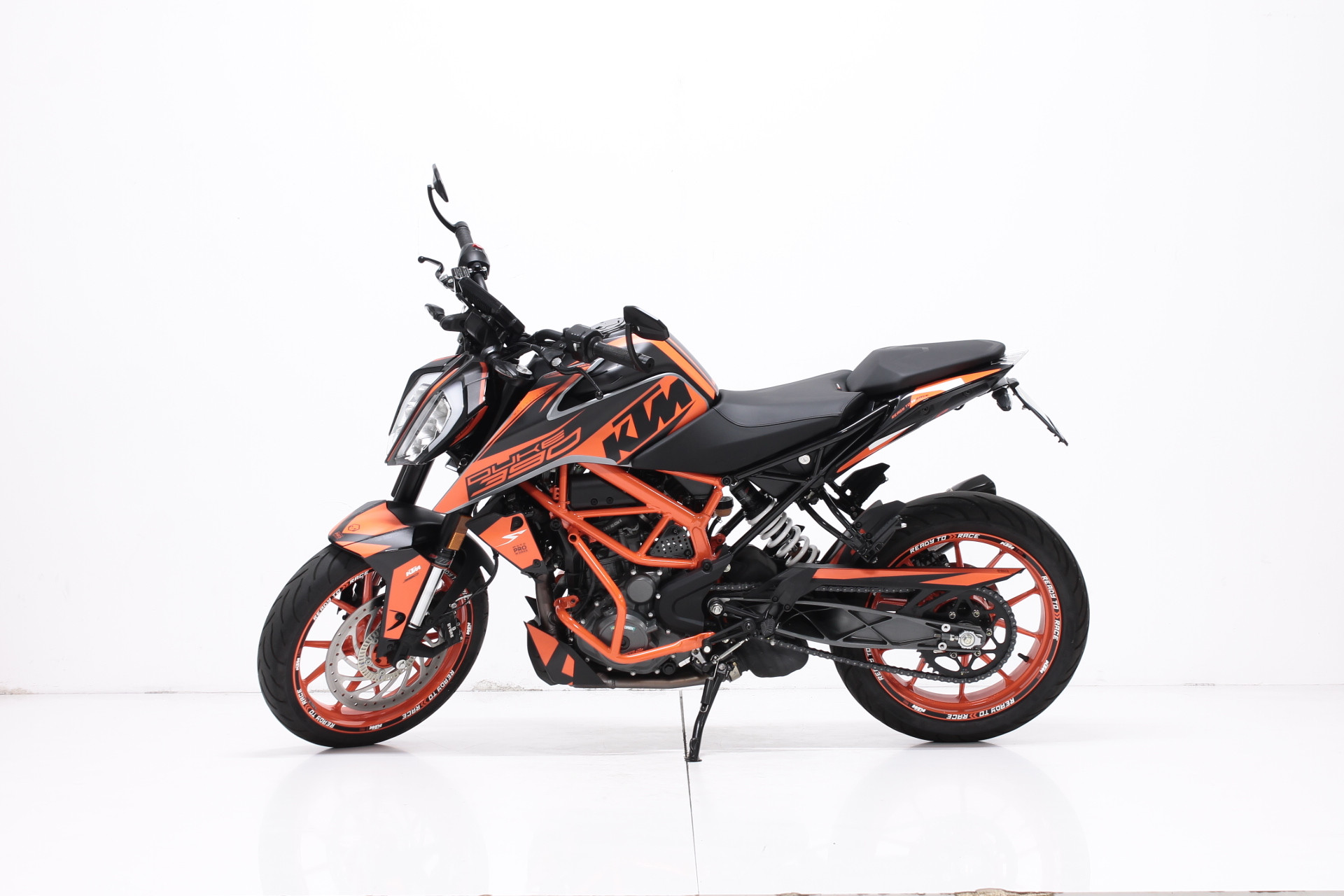 KTM 390 Duke-image-4