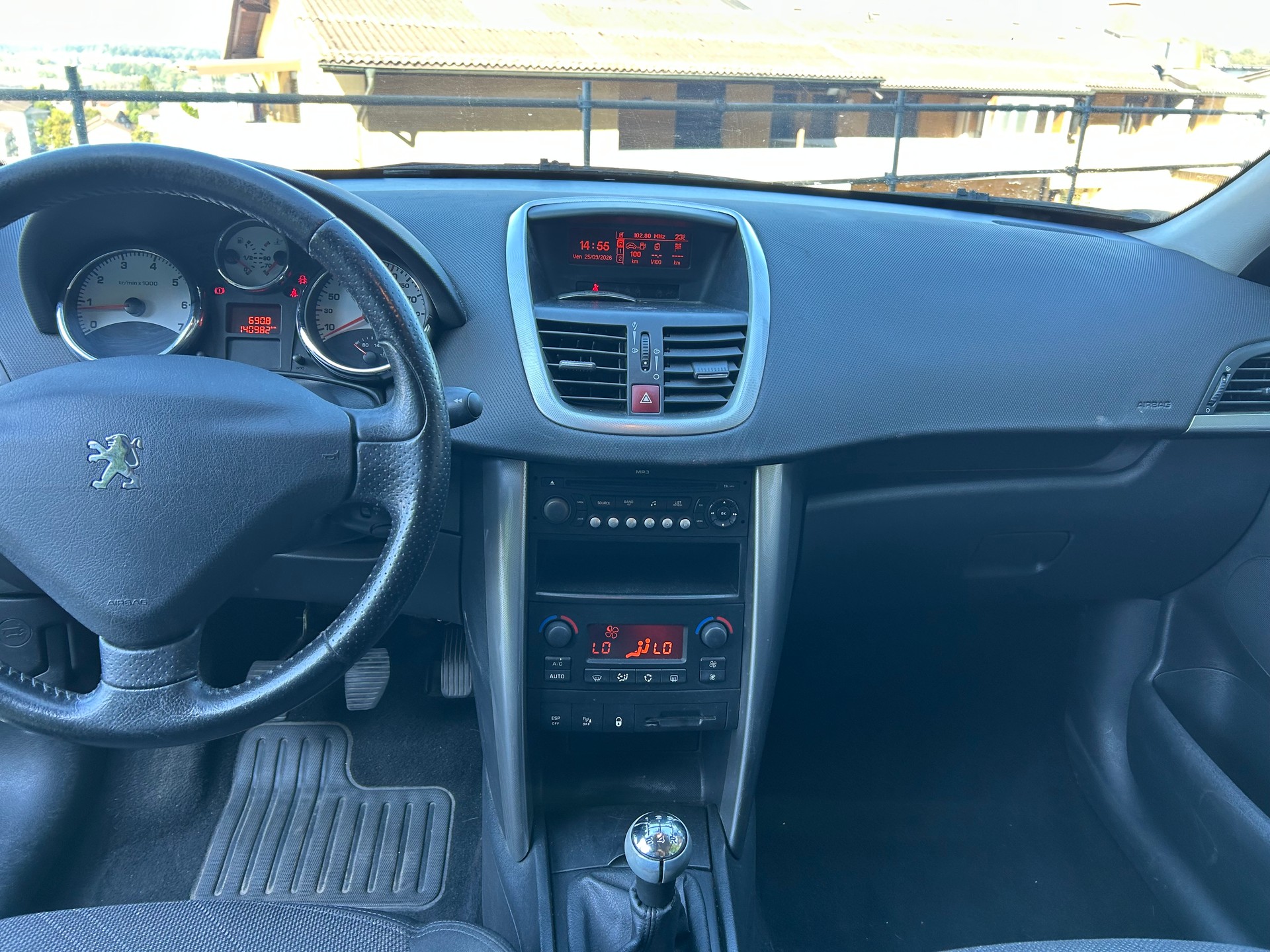 PEUGEOT 207 1.6 16V Turbo GT 150-image-8