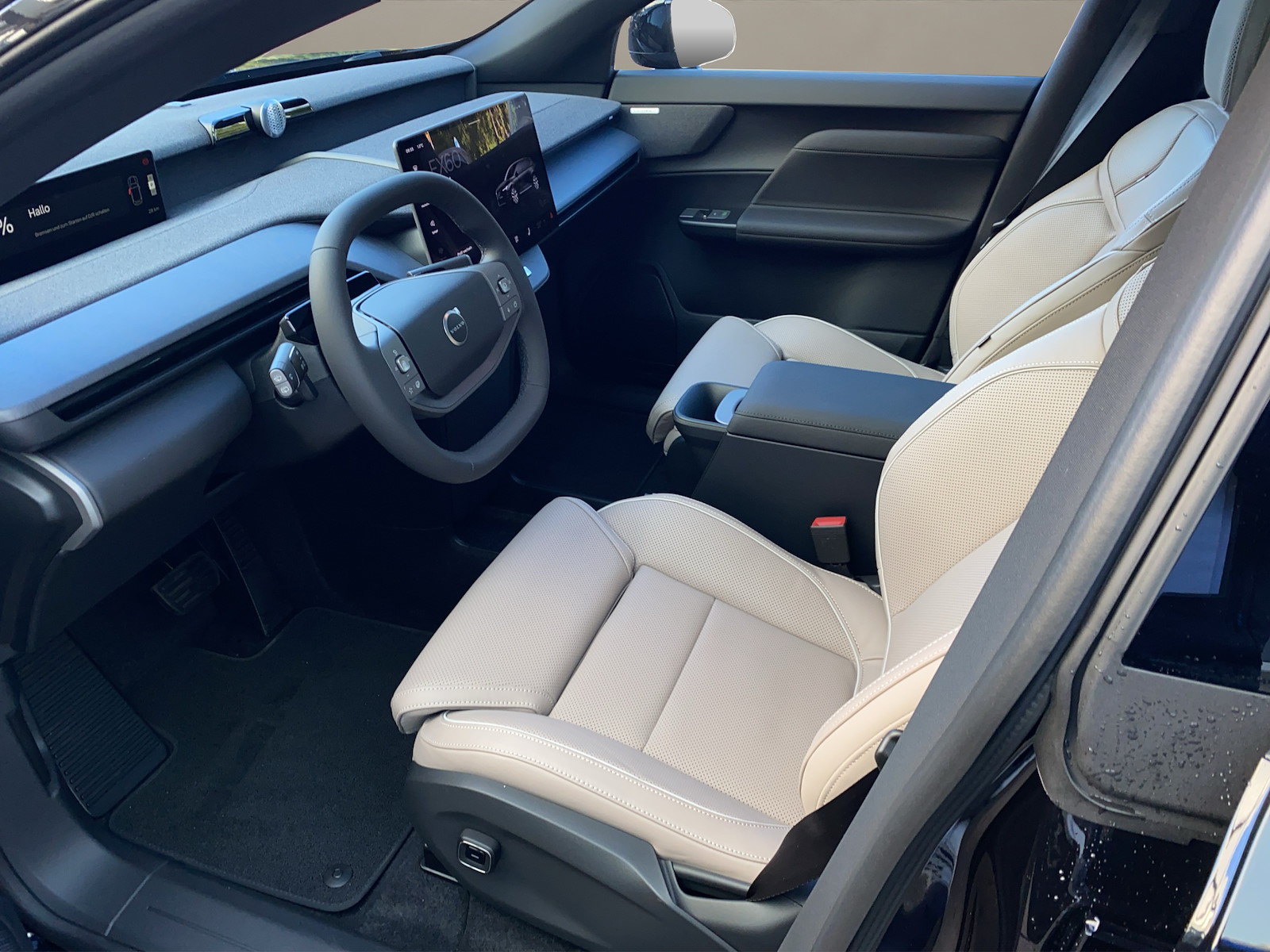 VOLVO EX60 Twin Ultra AWD-image-8
