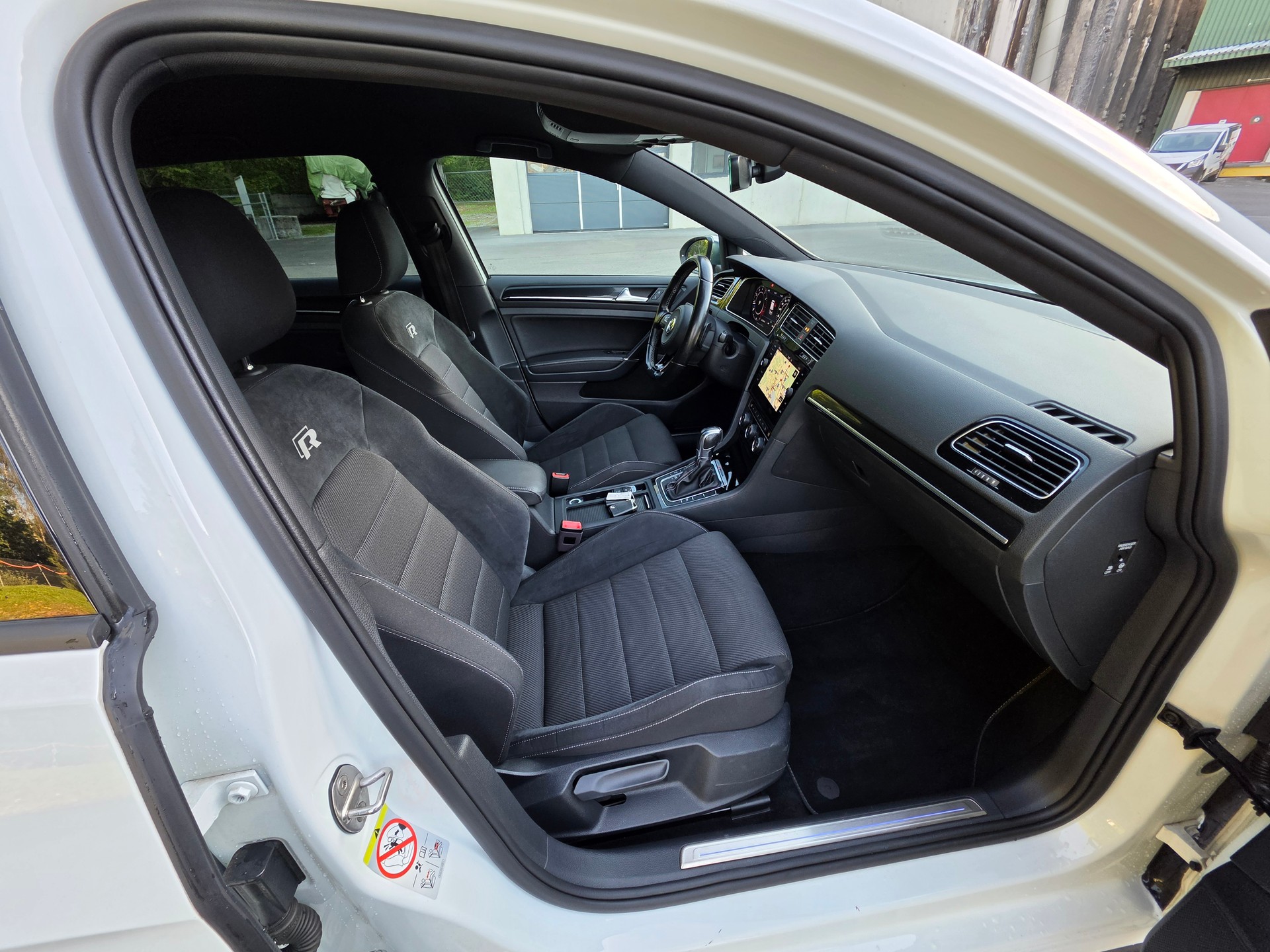 VW Golf 2.0 TSI R 4Motion DSG-image-20