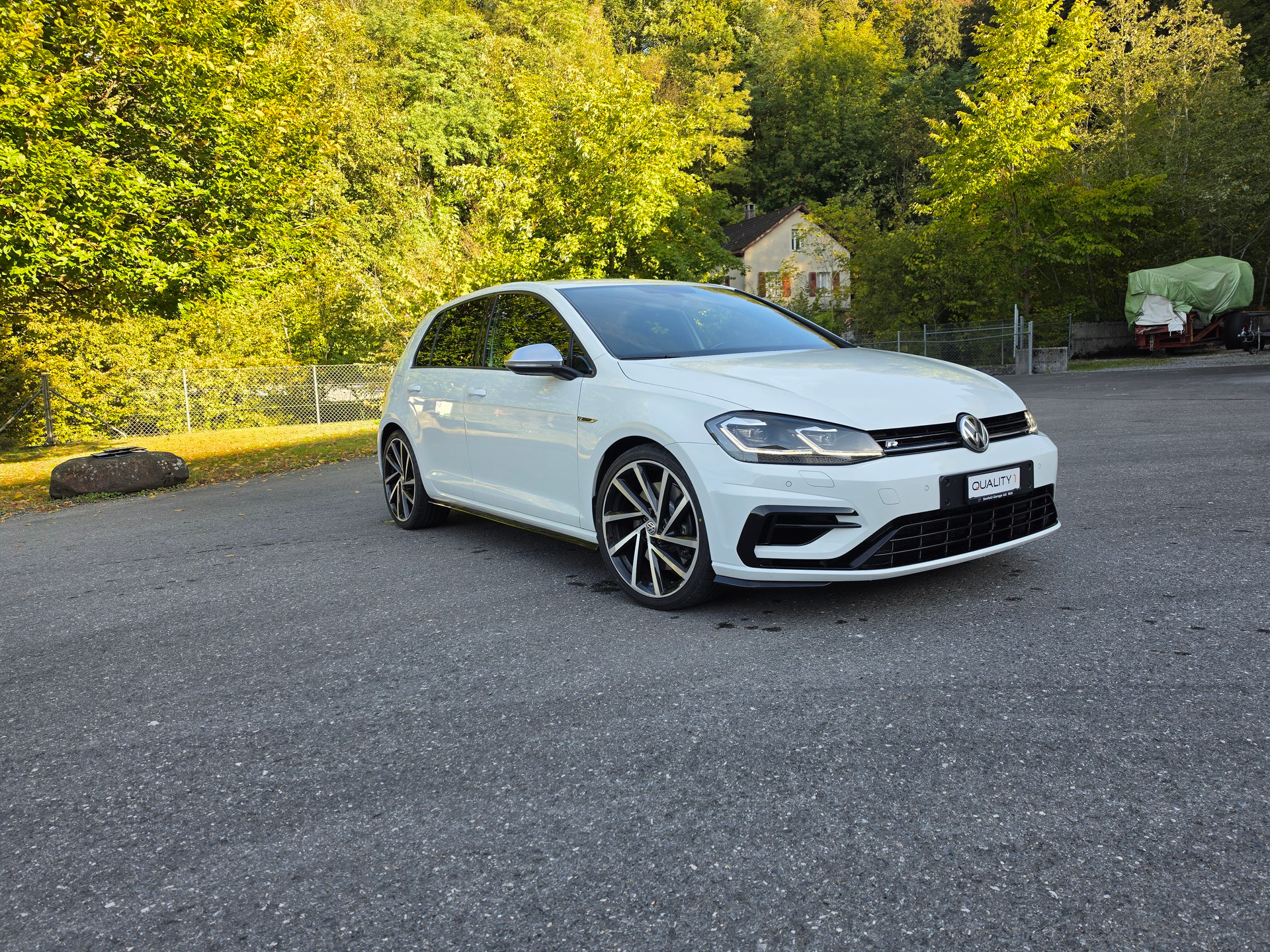 VW Golf 2.0 TSI R 4Motion DSG-image-4