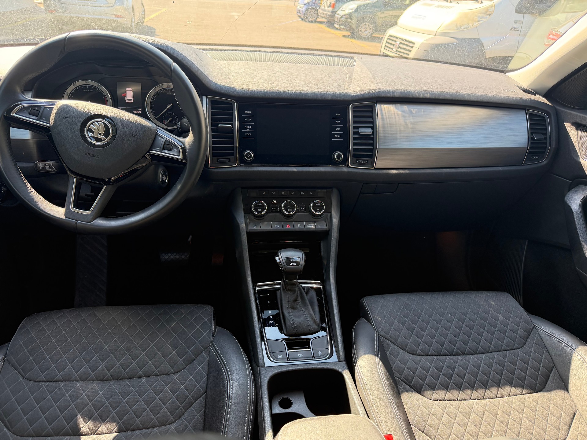 SKODA Kodiaq 2.0 TSI Ambition 4x4-image-8