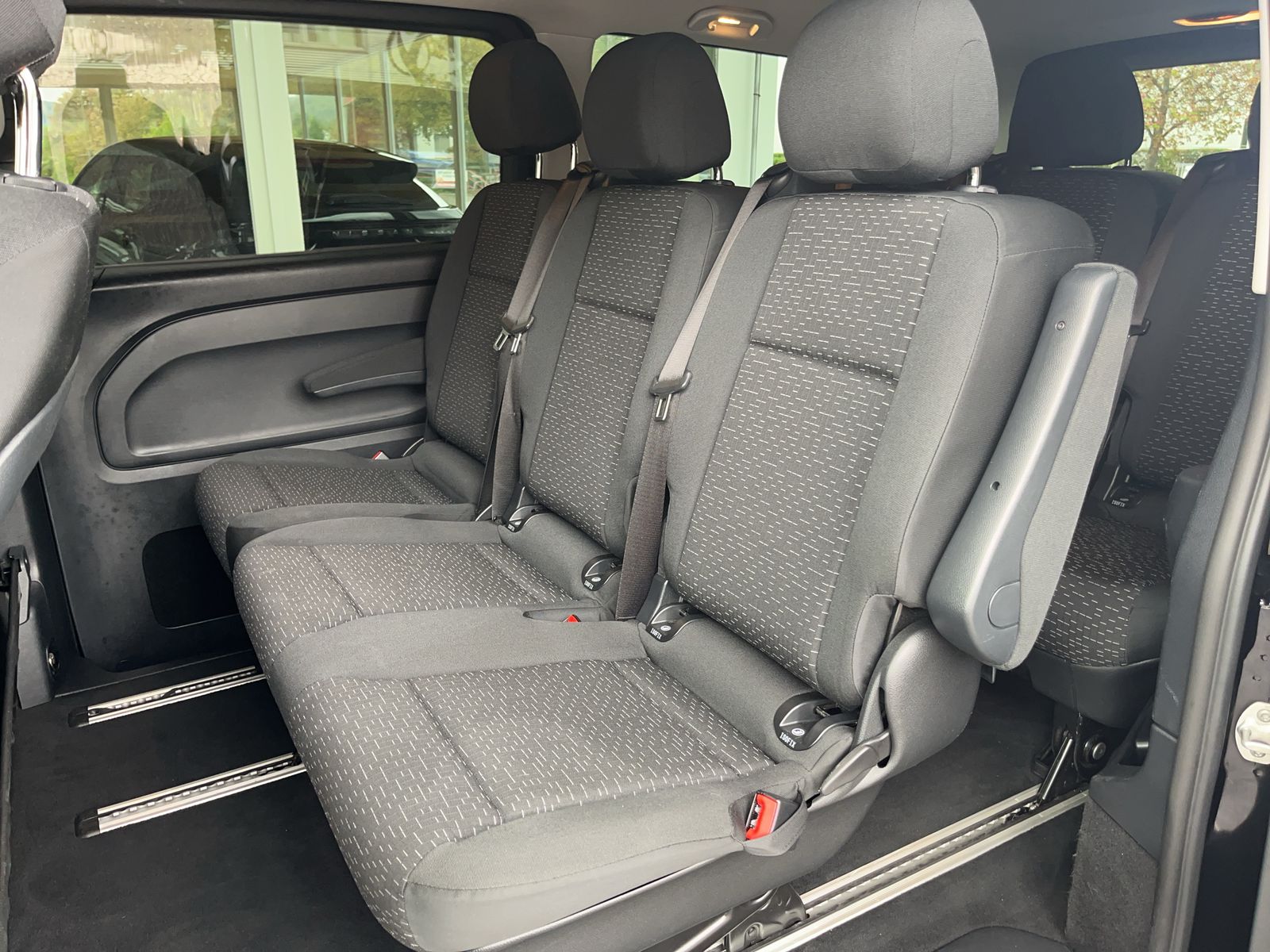 MERCEDES-BENZ Vito 116 CDI Lang Select Tourer 4Matic 9G-Tronic-image-6