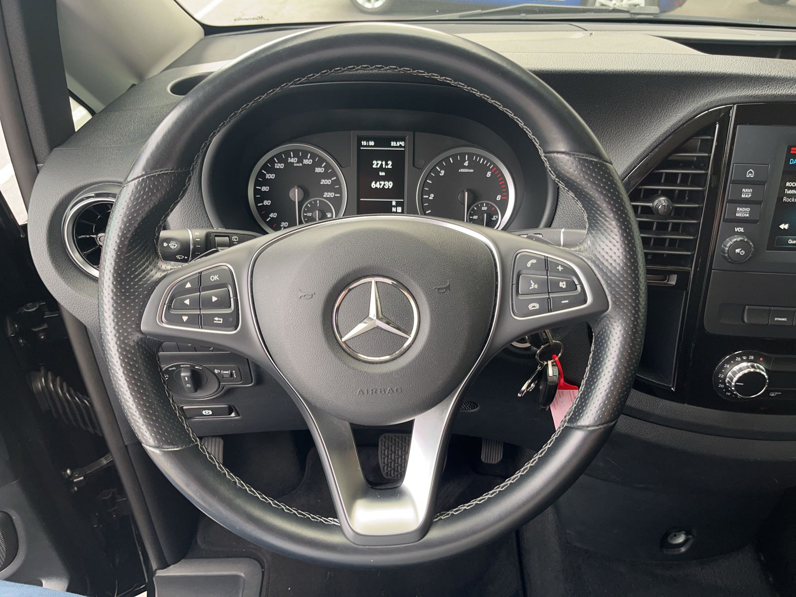 MERCEDES-BENZ Vito 116 CDI Lang Select Tourer 4Matic 9G-Tronic-image-7