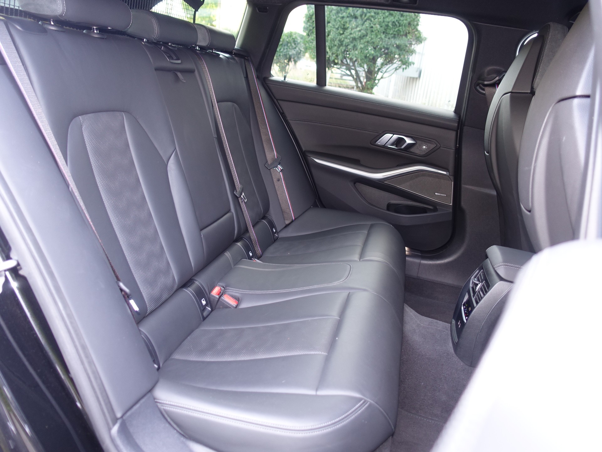 BMW M3 Touring xDrive Competition M-image-12