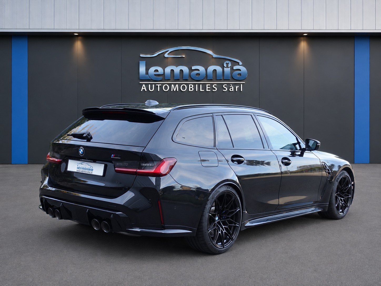 BMW M3 Touring xDrive Competition M-image-3