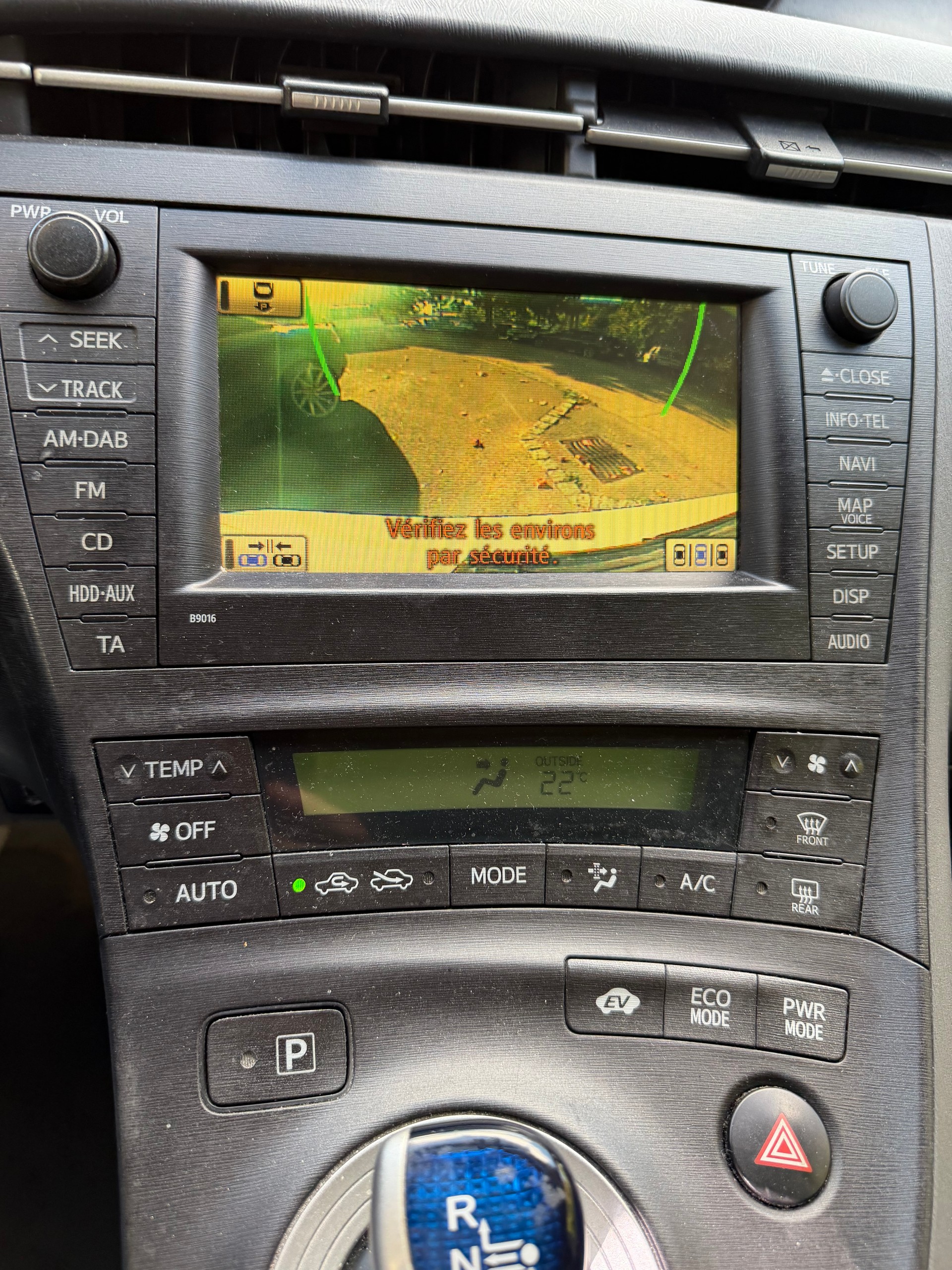 TOYOTA Prius 1.8 16V HSD Luna-image-10