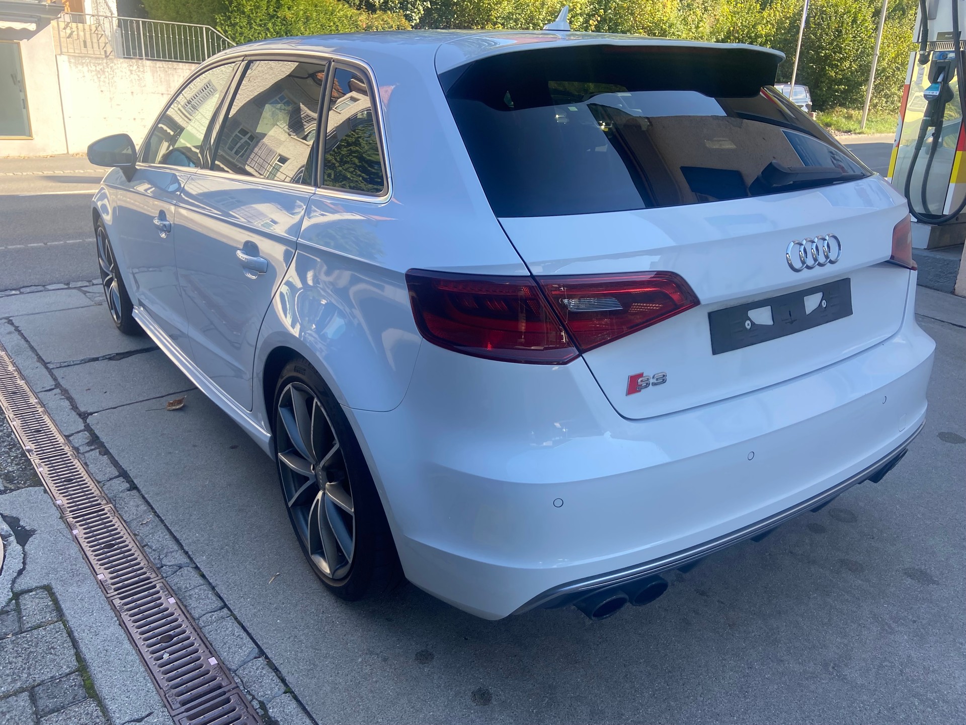 AUDI S3 Sportback 2.0 TFSI quattro S-tronic-image-2