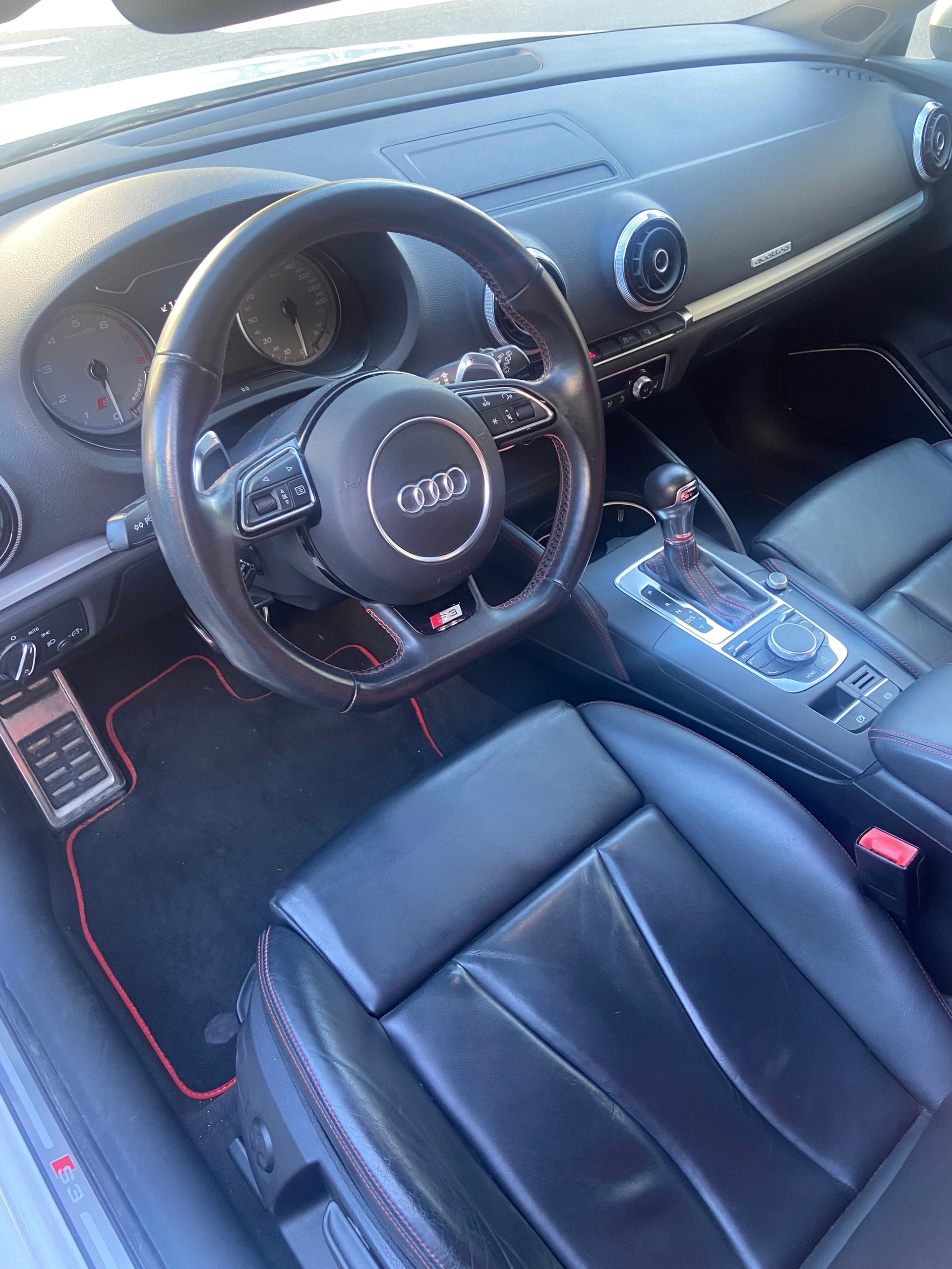 AUDI S3 Sportback 2.0 TFSI quattro S-tronic-image-5