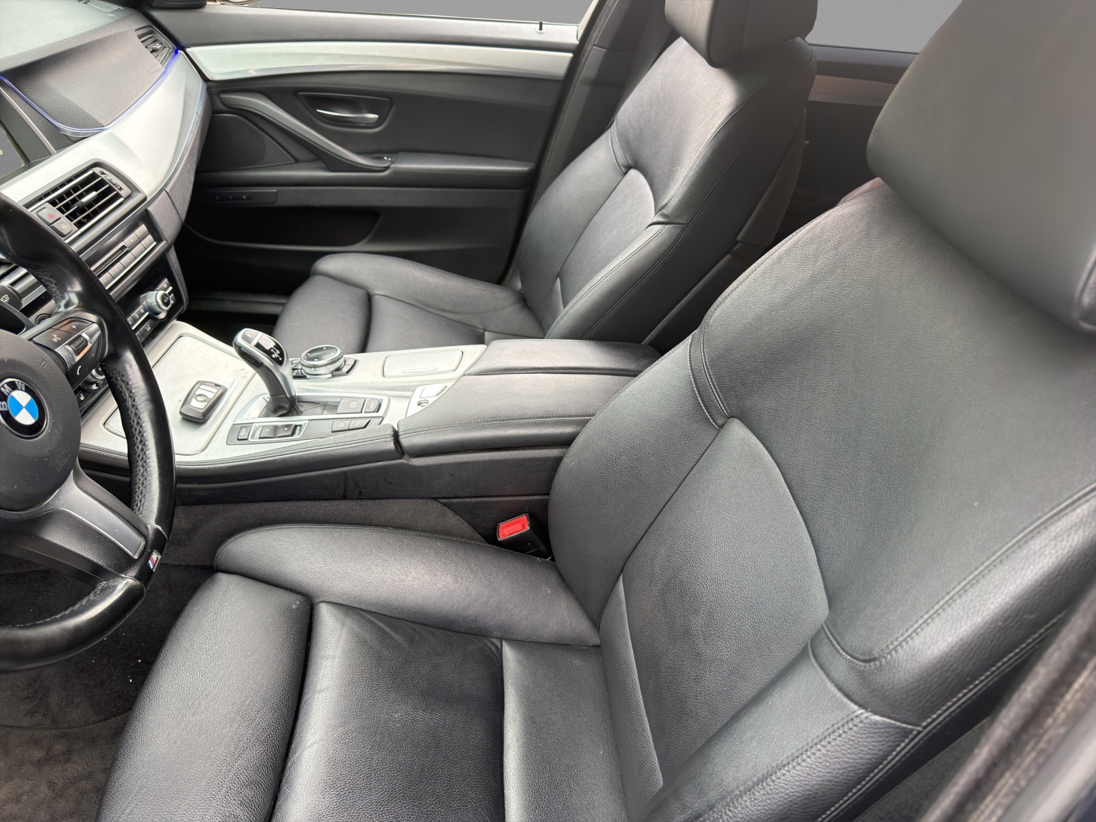 BMW 528i Touring xDrive-image-6
