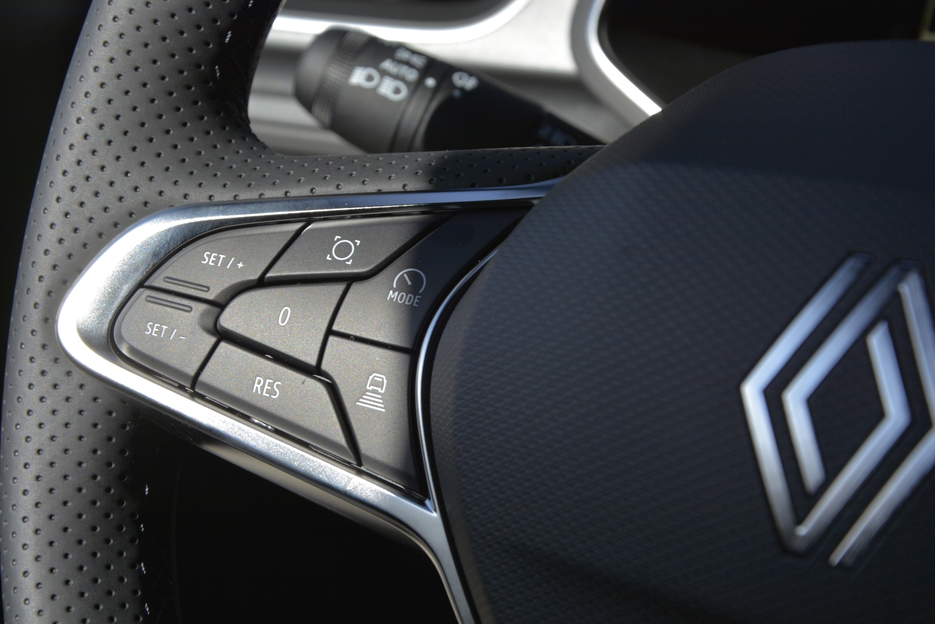 RENAULT CAPTUR techno full hybrid E-Tech 160-image-11