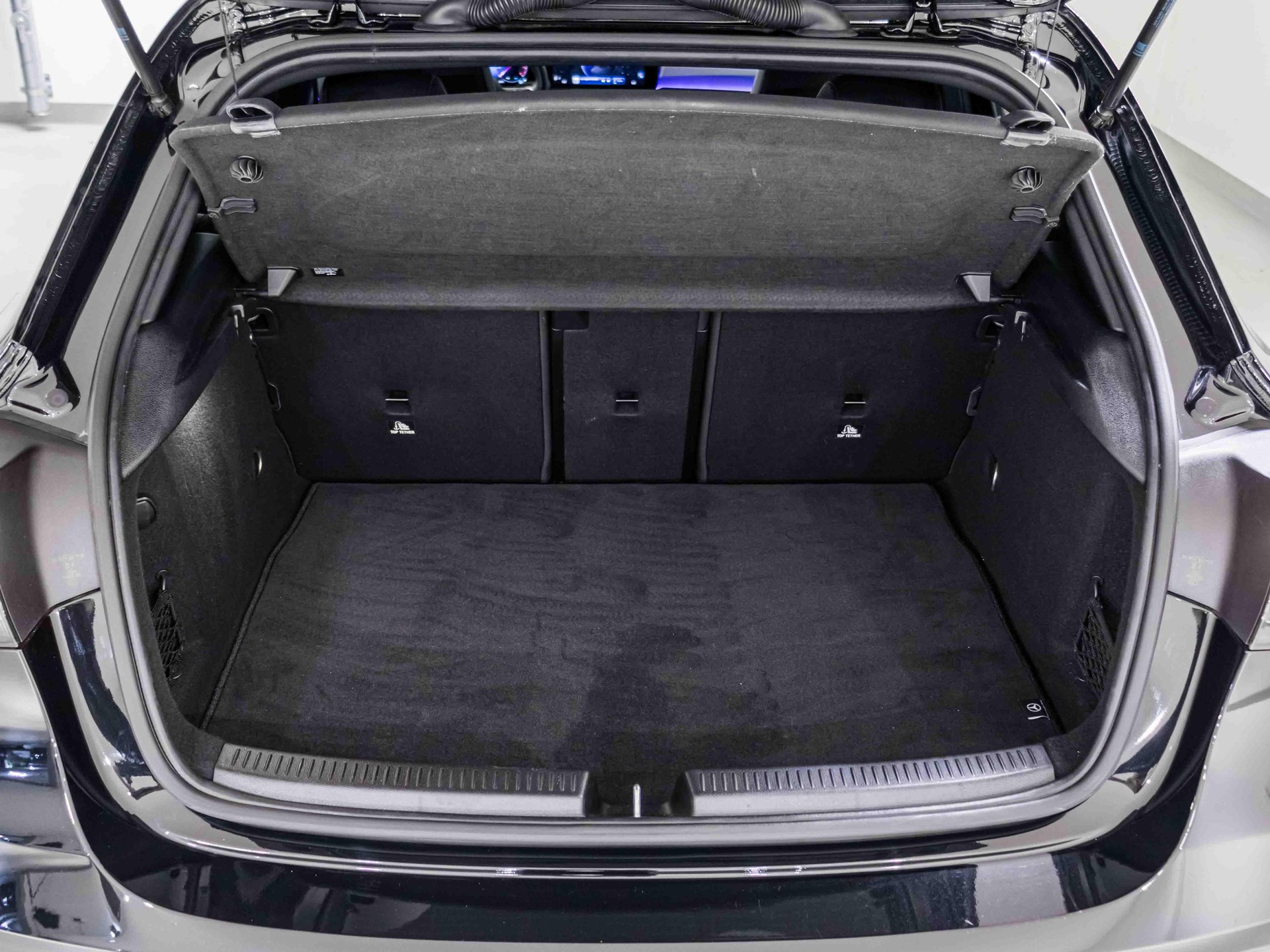 MERCEDES-BENZ A 250 4MATIC-image-12
