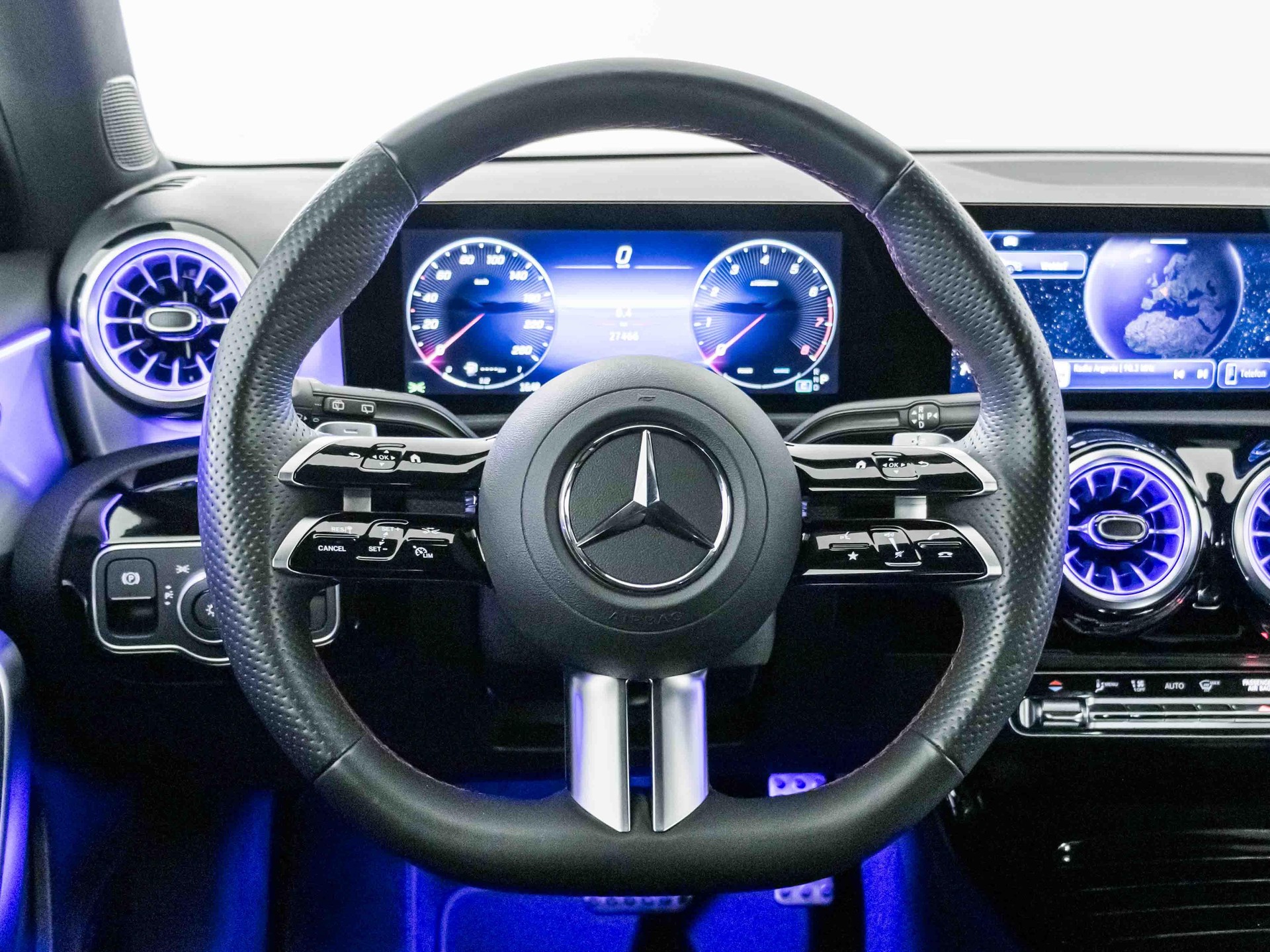 MERCEDES-BENZ A 250 4MATIC-image-9