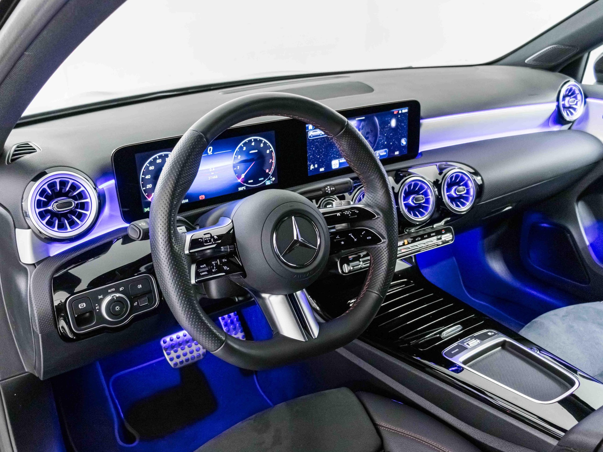 MERCEDES-BENZ A 250 4MATIC-image-8